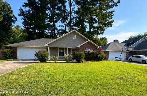 Homes For Sale - 505 Fairview Cove<br/> Hinds County, Byram, MS 39272