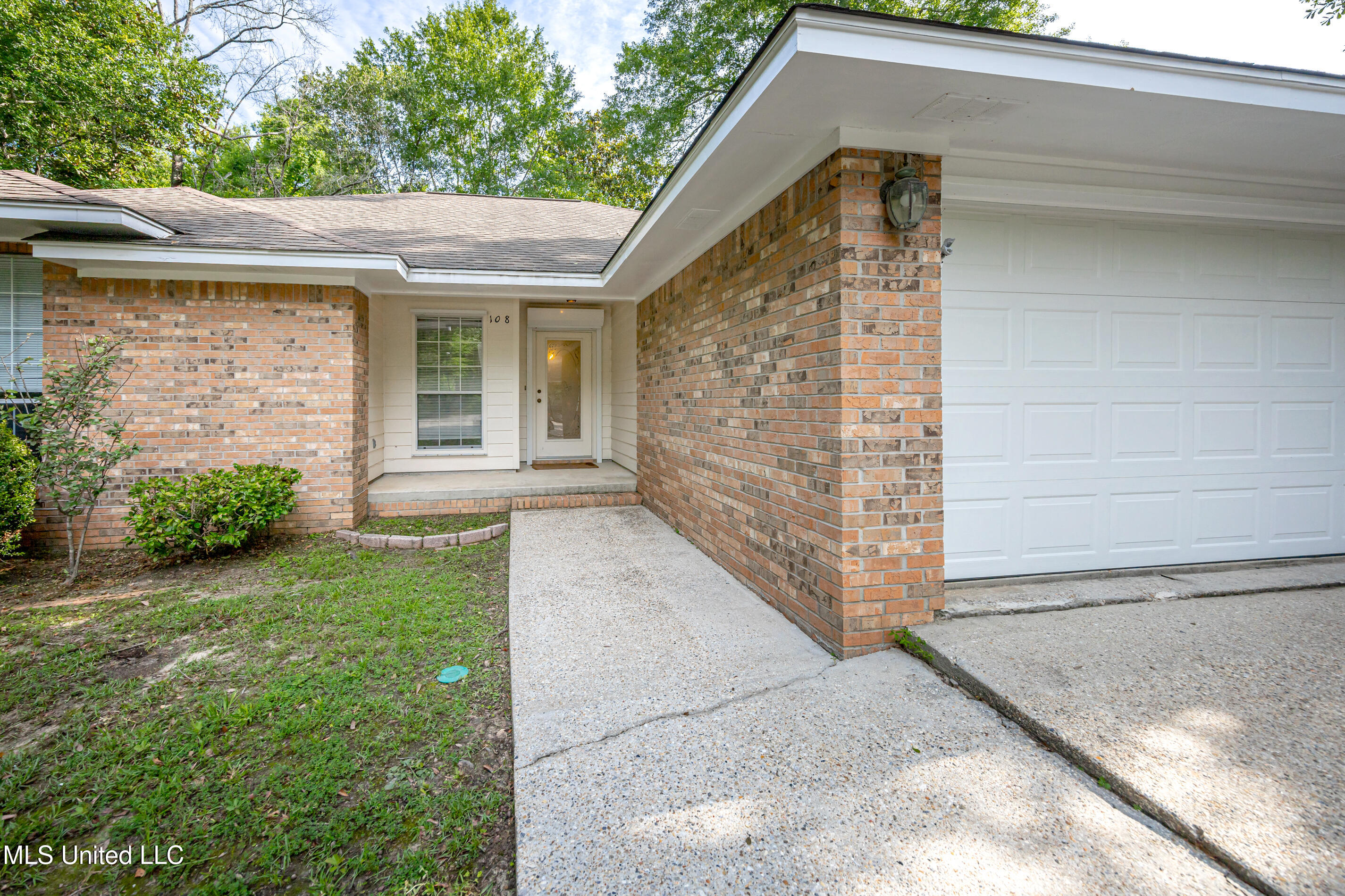 108 Water Oaks Cove, Ocean Springs, Mississippi image 5