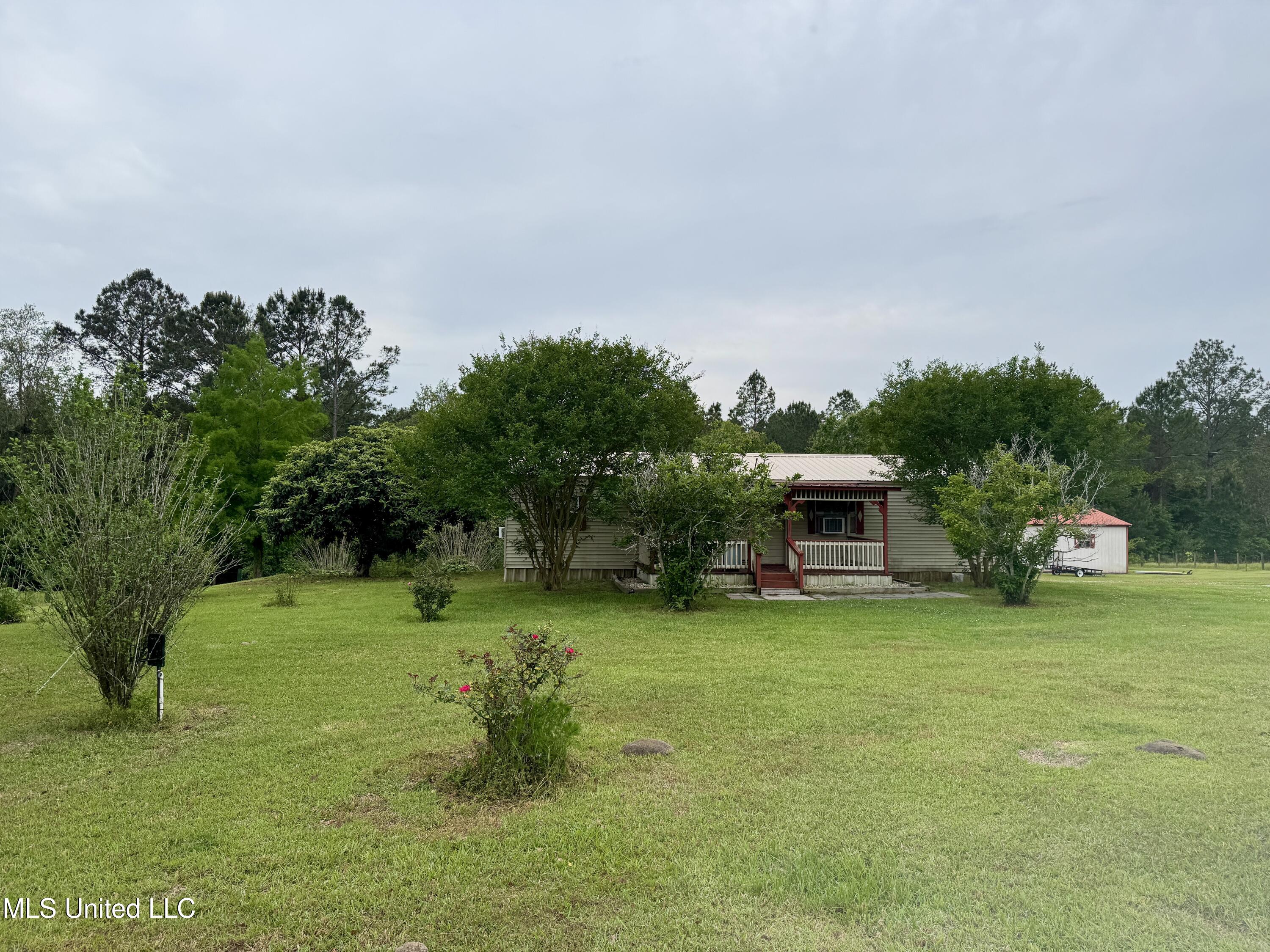 26118 Longvue Drive, Picayune, Mississippi image 1