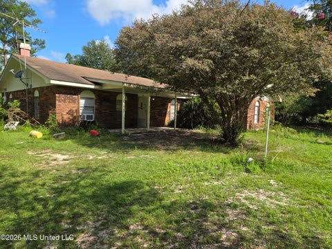 Homes For Sale - 247 Lakeside Drive<br/> Carriere, MS 39426