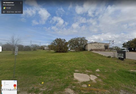 Unimproved Land in Biloxi MS 186 Howard Avenue.jpg