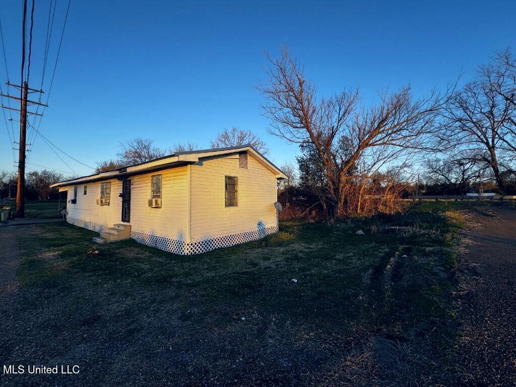 302 N Water Street, Yazoo City, Mississippi image 2
