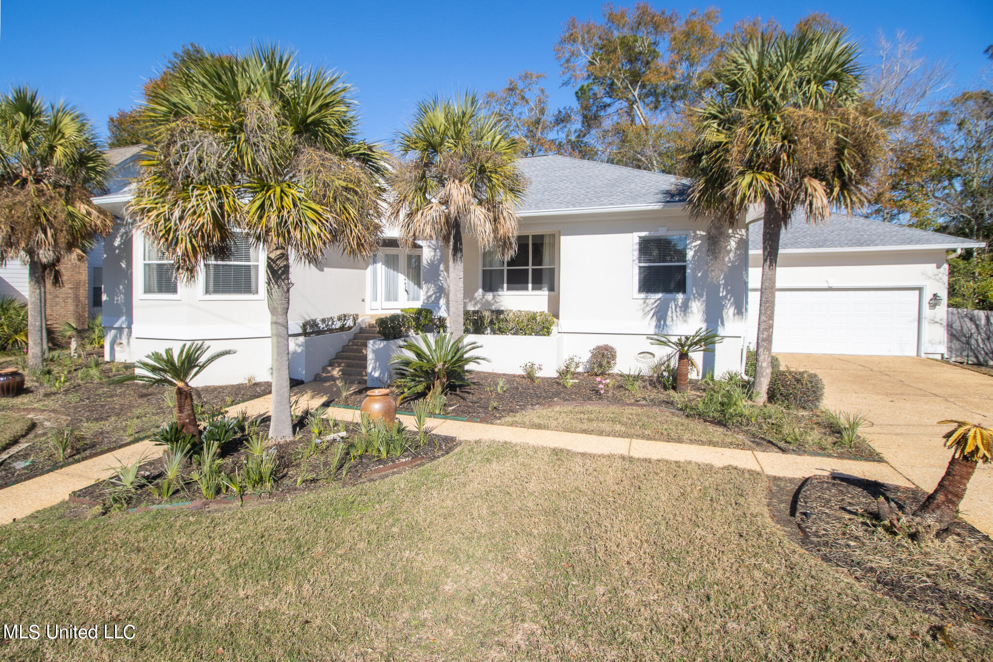 416 N Caribe Place, Gulfport, Mississippi image 1