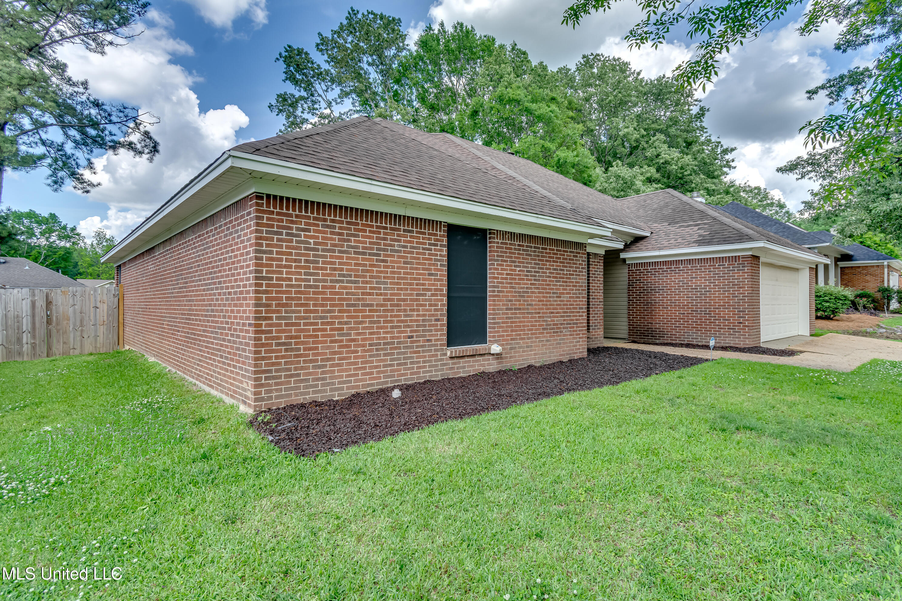 621 Windward Lane, Richland, Mississippi image 5