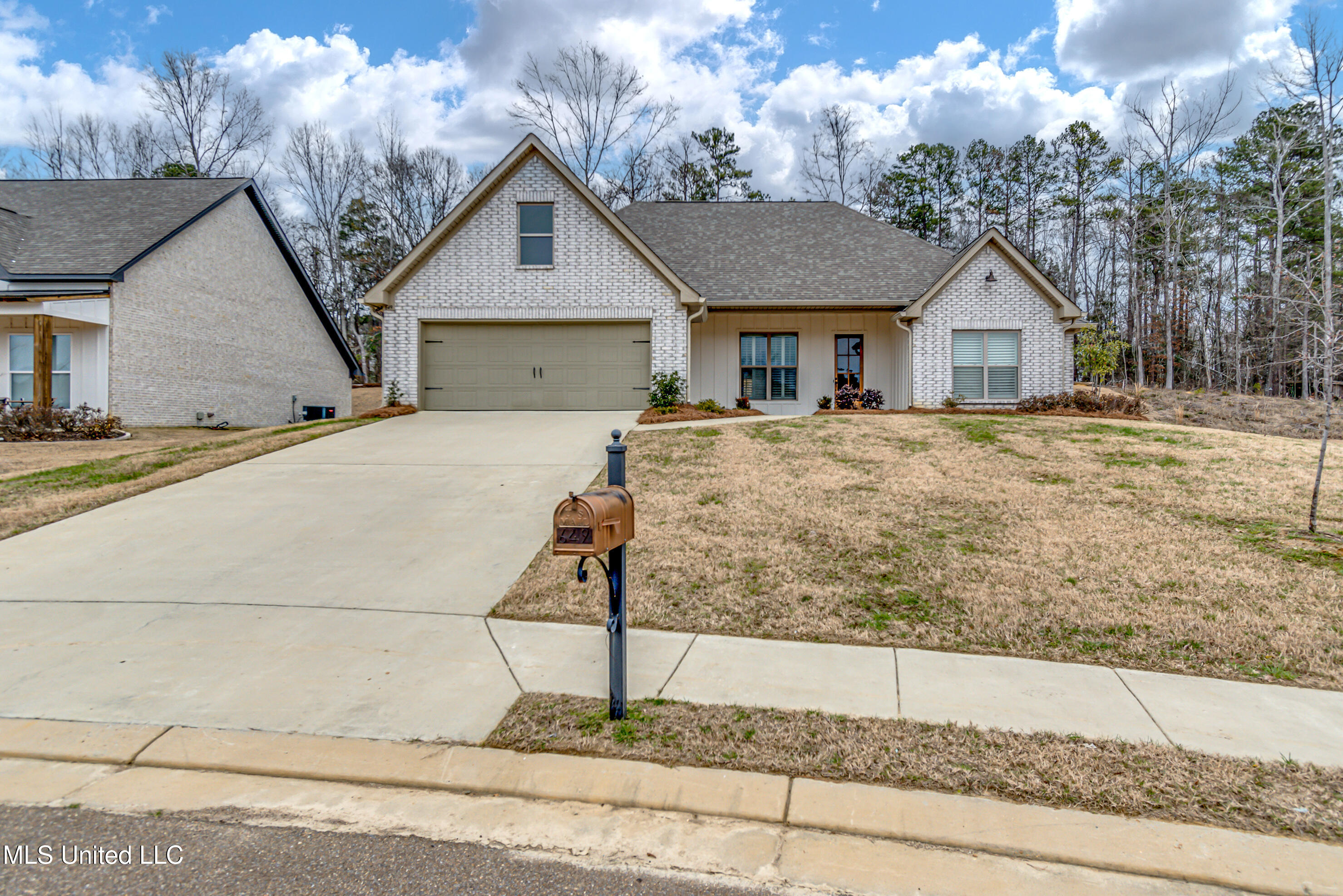 649 Wild Horse Lane, Brandon, Mississippi image 1