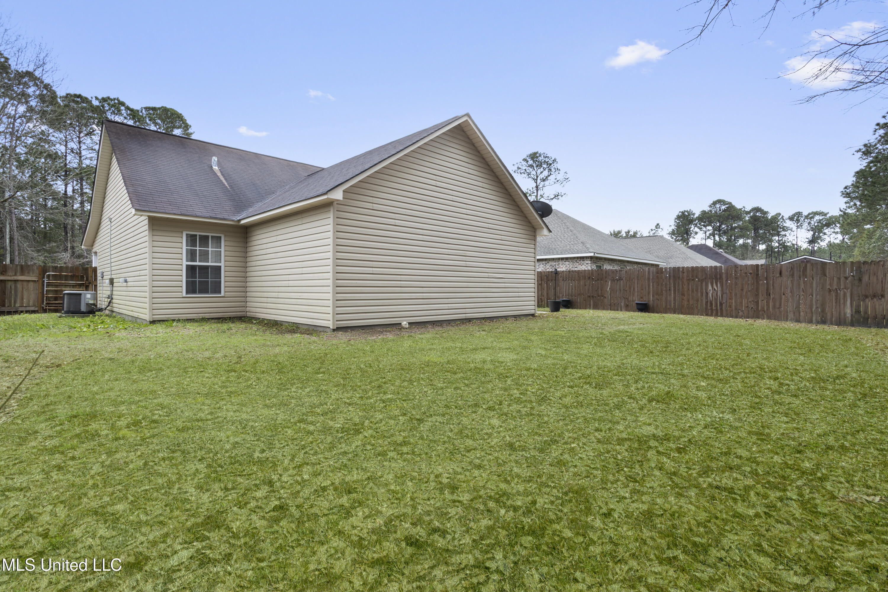 1825 Porpoise Drive, Gautier, Mississippi image 23