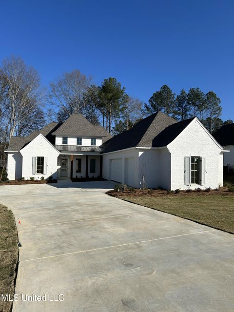 Homes For Sale - 304 Lois Court<br/> Madison County, Madison, MS 39110