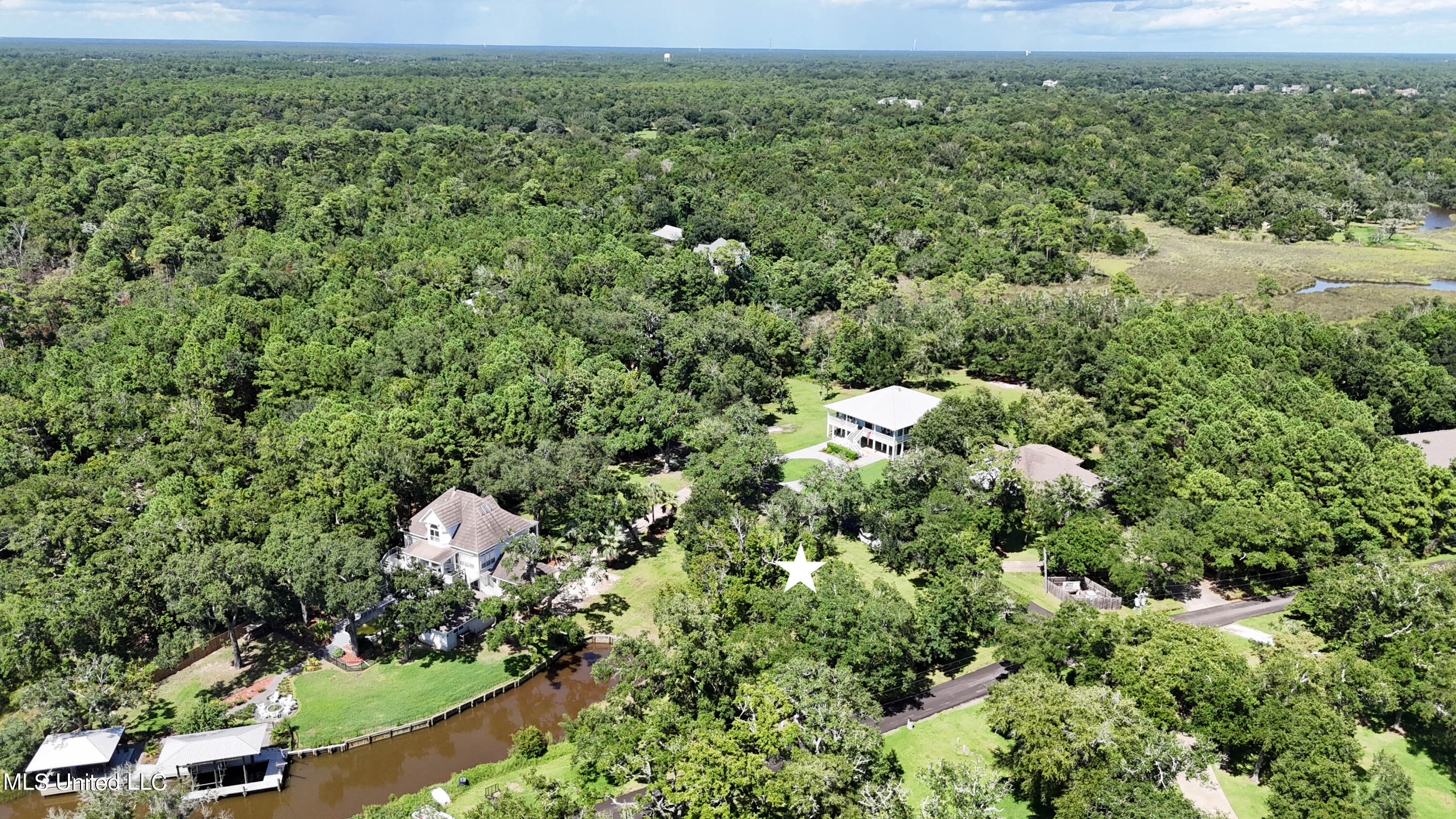 Eagle Point Road, Ocean Springs, Mississippi image 17