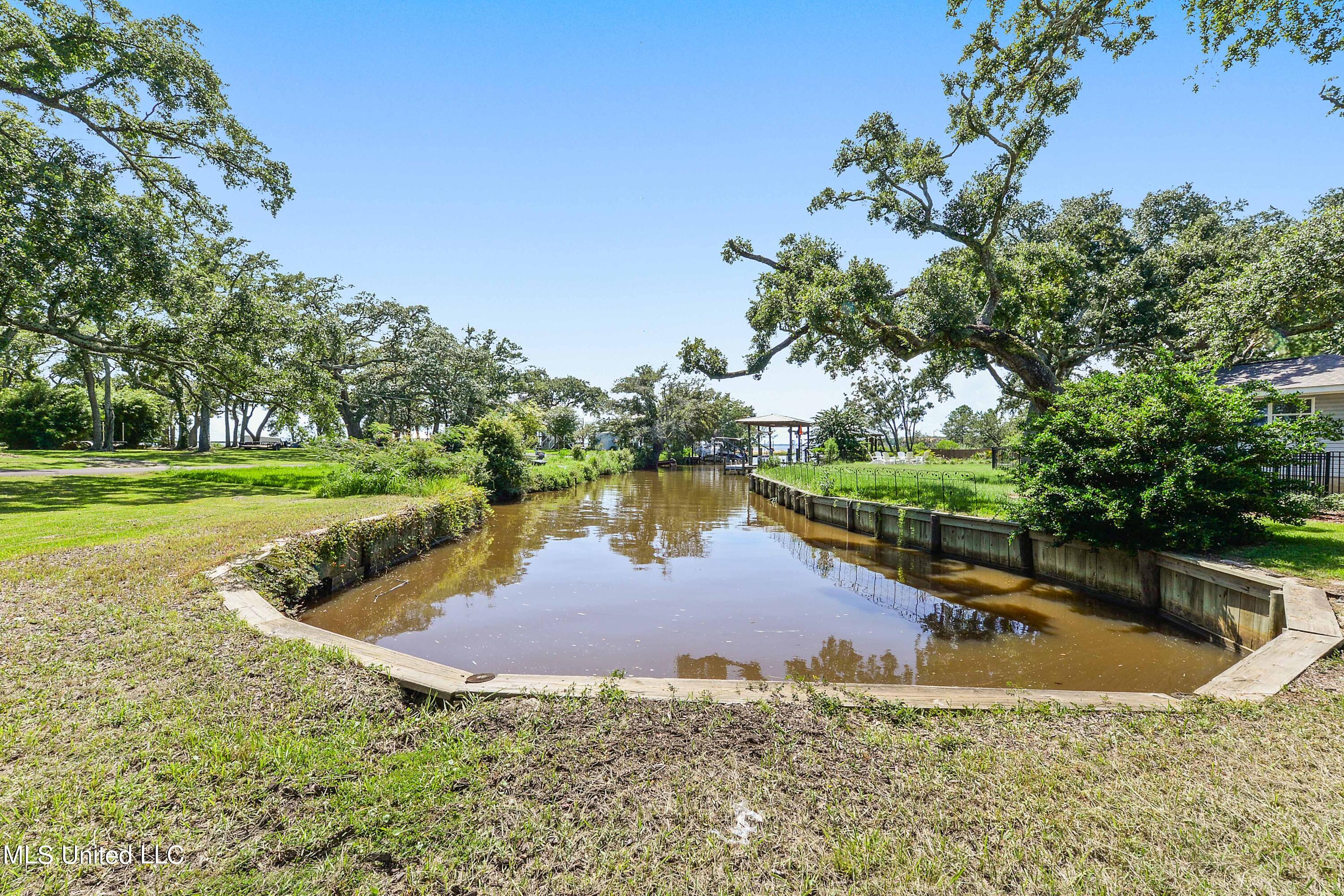 Eagle Point Road, Ocean Springs, Mississippi image 18