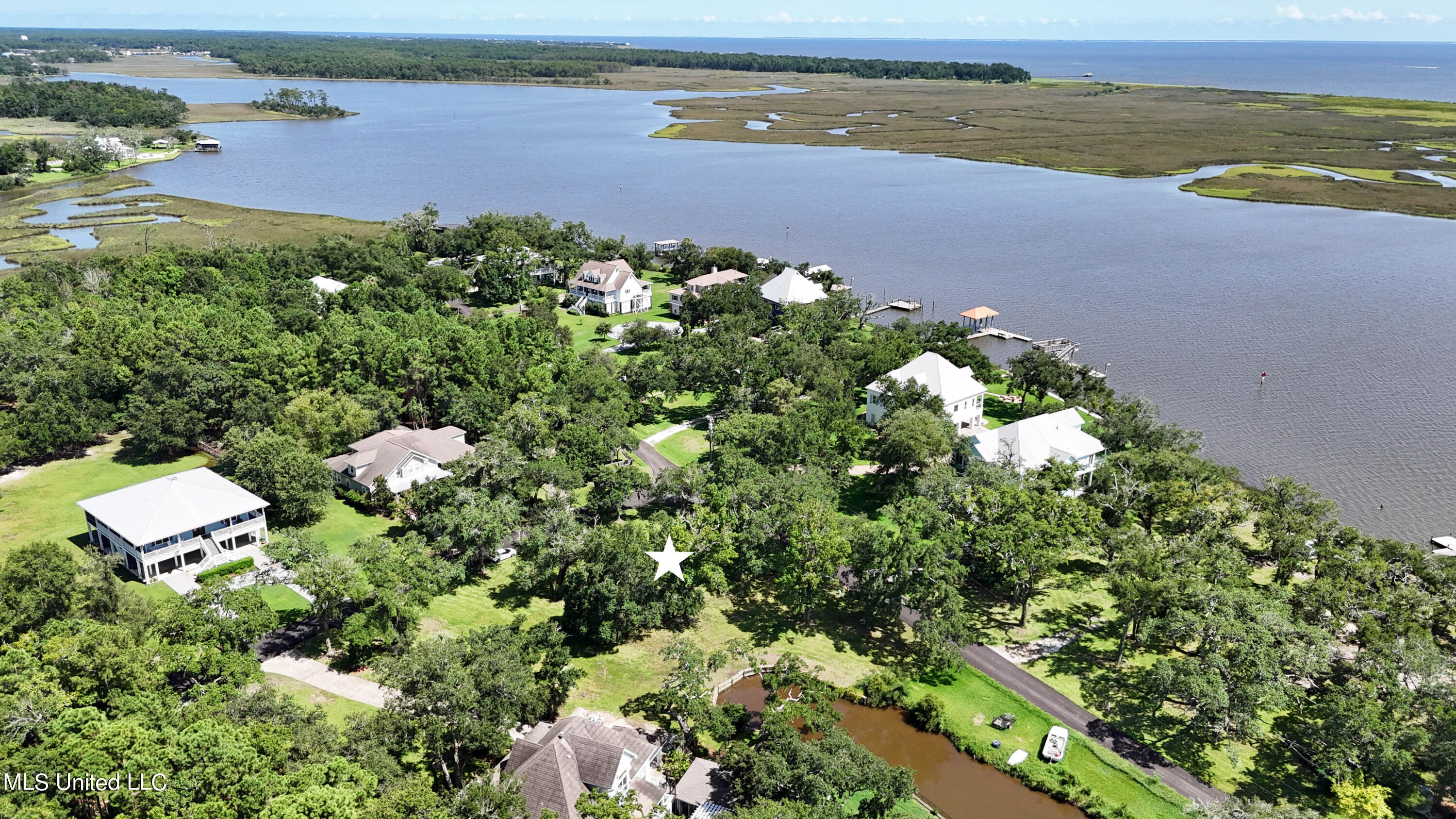 Eagle Point Road, Ocean Springs, Mississippi image 5