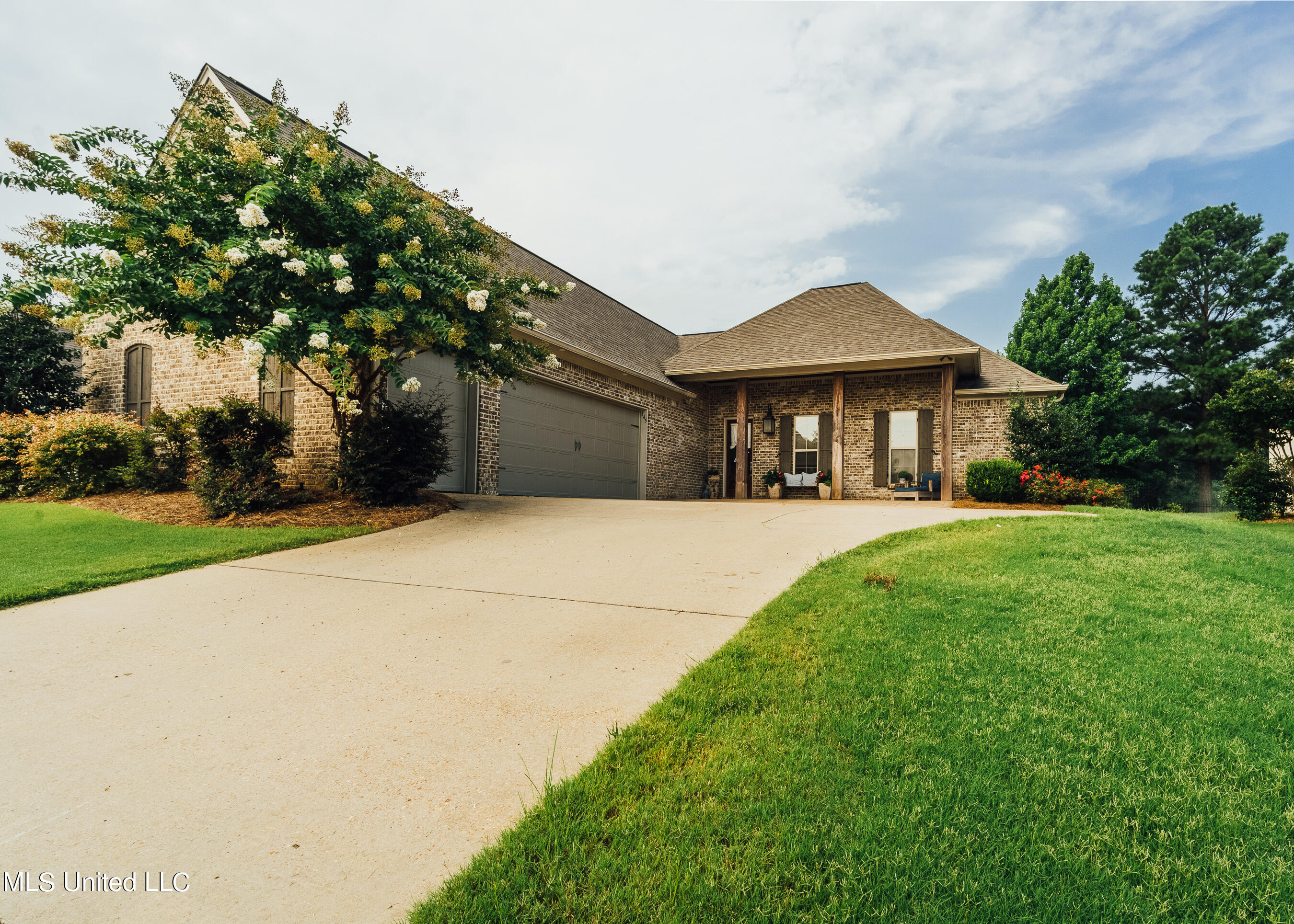 145 Greenway Lane, Madison, Mississippi image 1