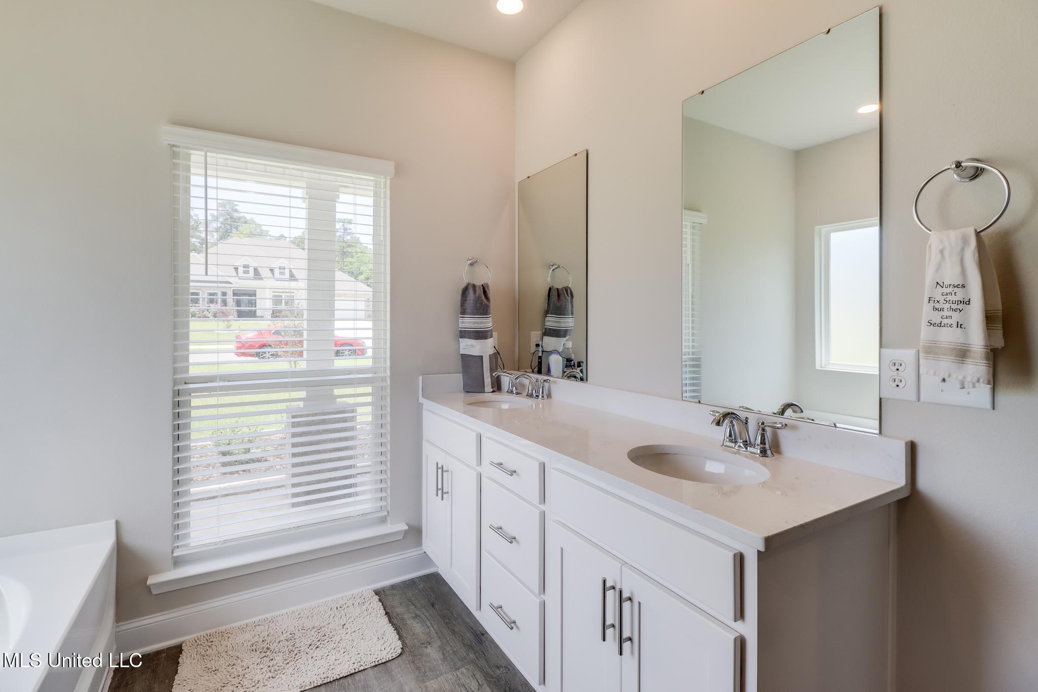 6016 Penni Lane, Ocean Springs, Mississippi image 16