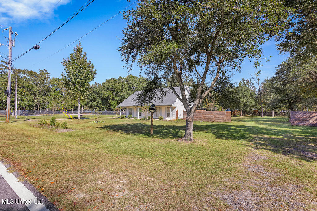 10460 Shorecrest Road, Biloxi, Mississippi image 3