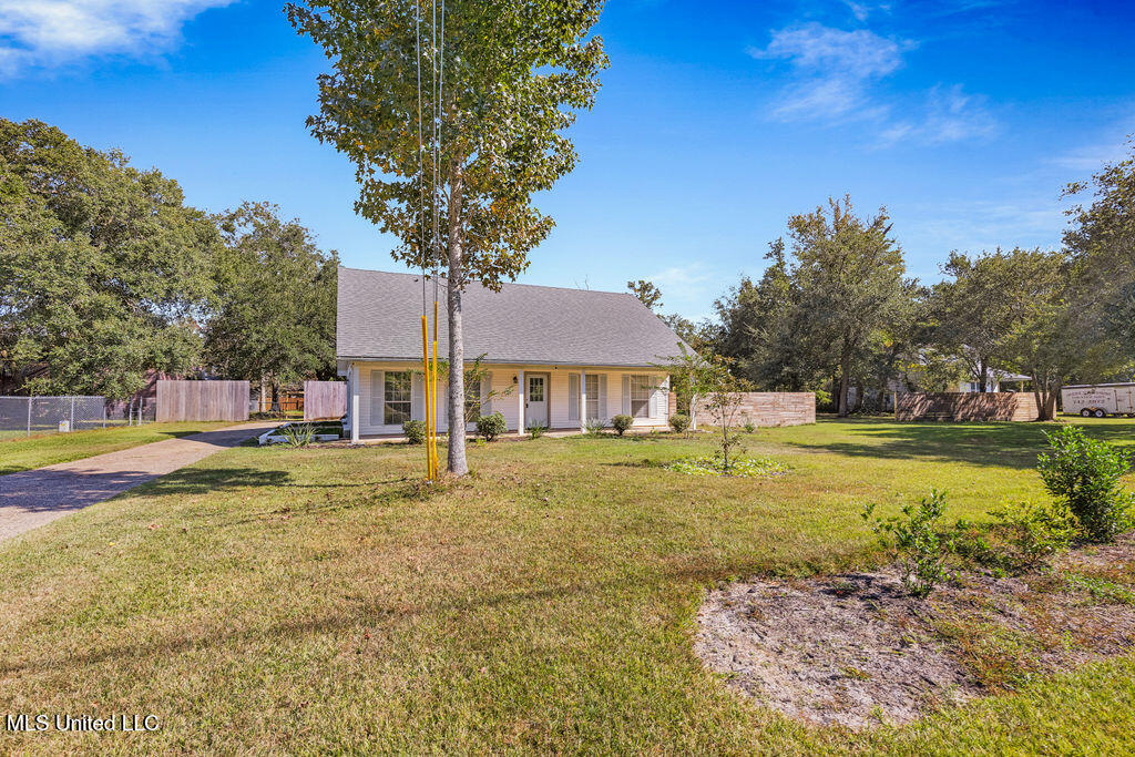 10460 Shorecrest Road, Biloxi, Mississippi image 2