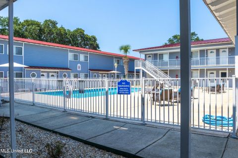 Condominium in Biloxi MS 1664 Beach Blvd Blvd.jpg