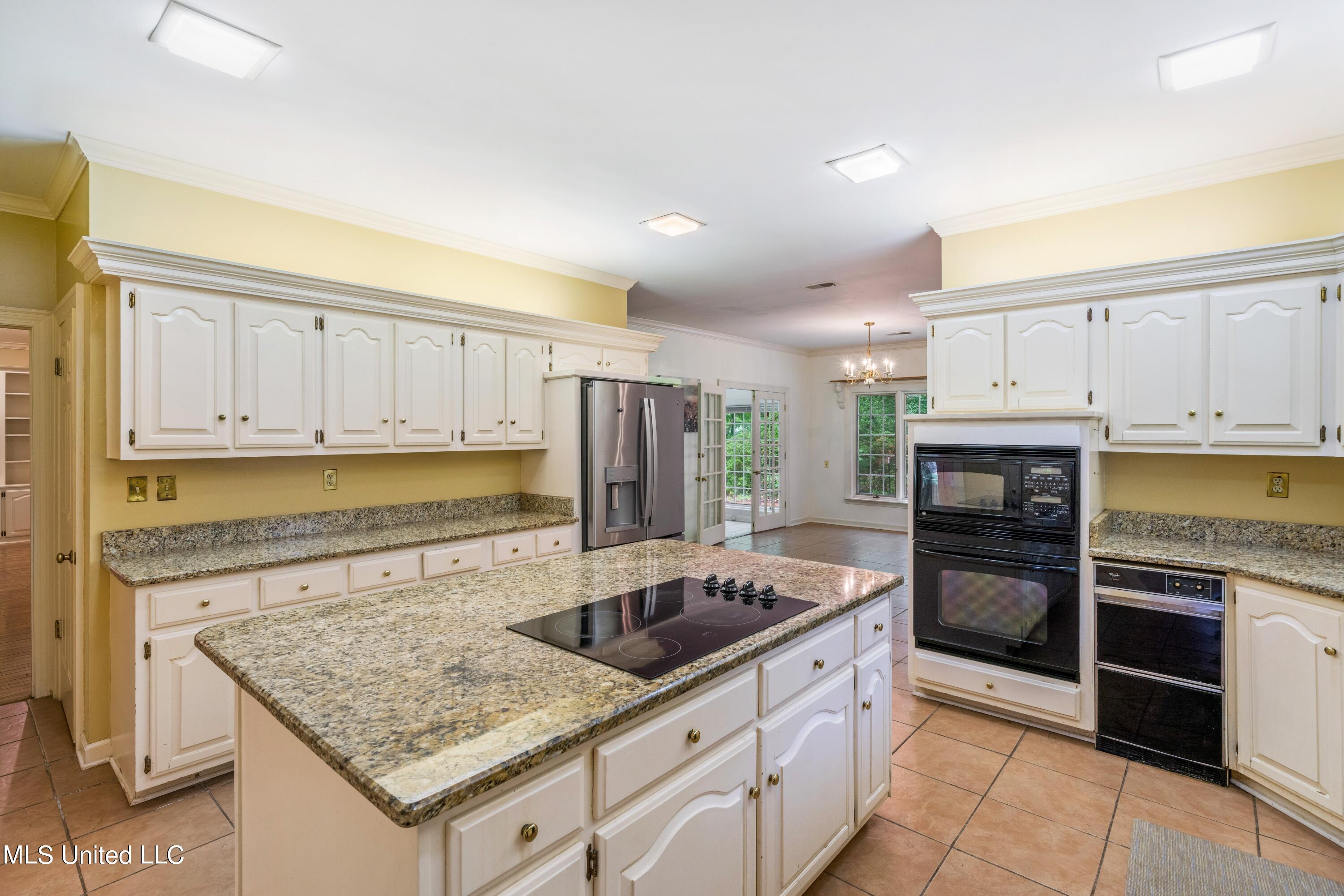 7170 Country Oak Drive, Southaven, Mississippi image 14