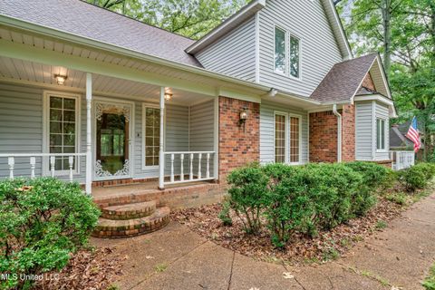 Single Family Residence in Southaven MS 7170 Country Oak Drive.jpg