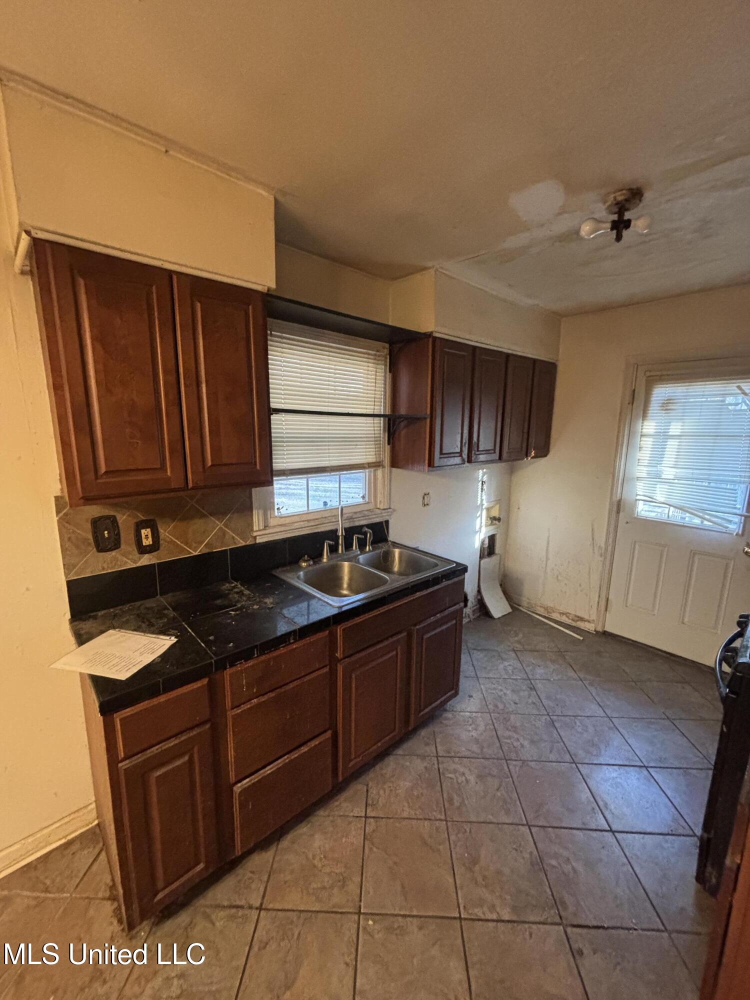 6253 Tchulahoma Road, Southaven, Mississippi image 11