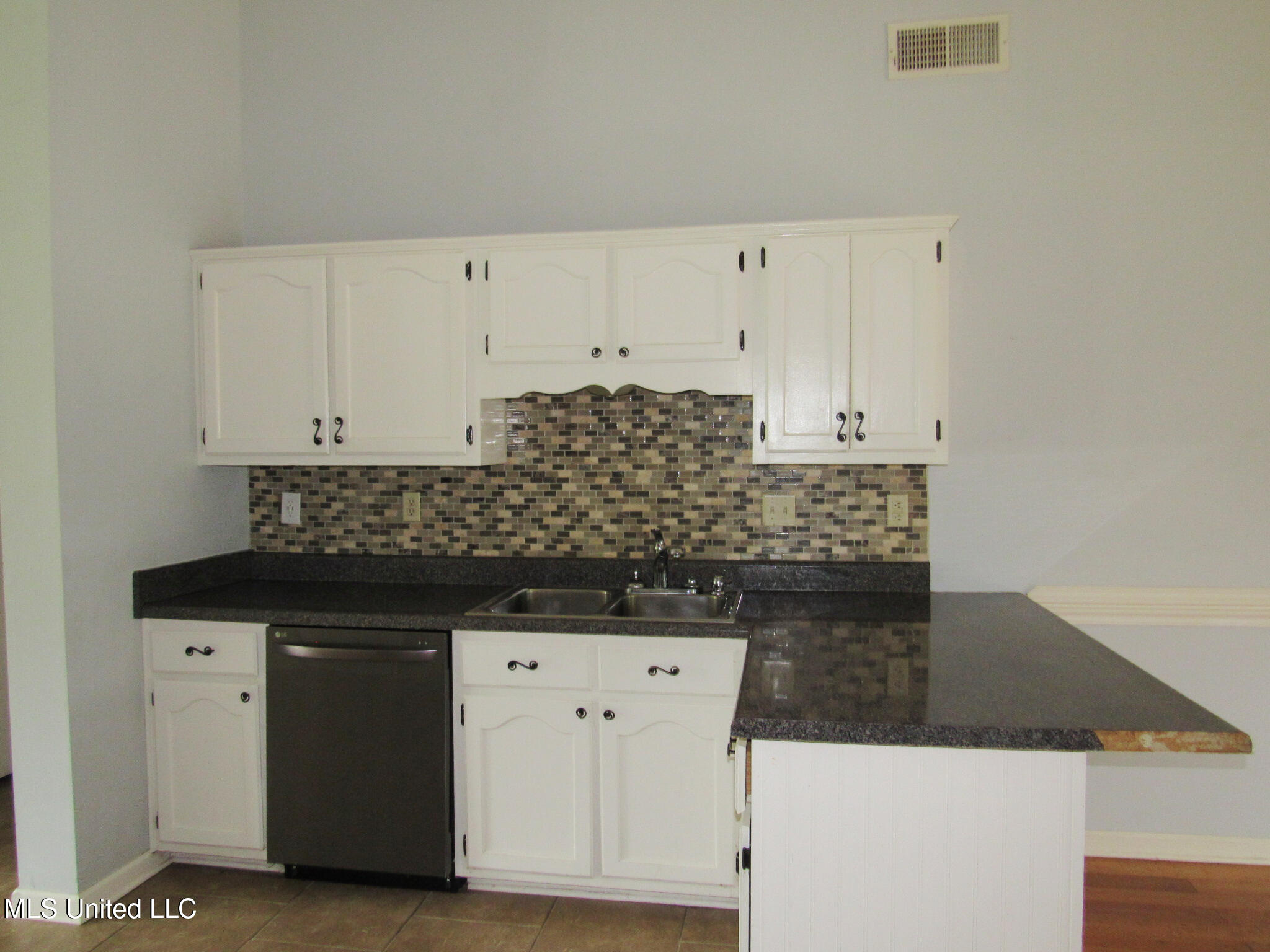 6933 Fox Briar Cove, Walls, Mississippi image 12