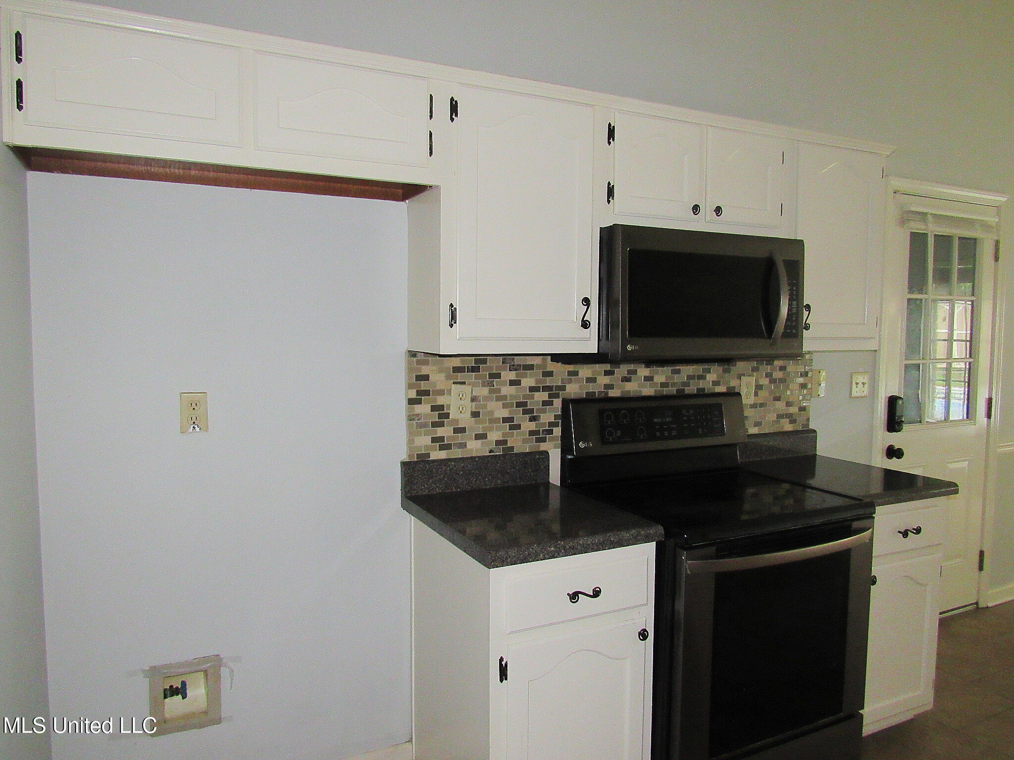 6933 Fox Briar Cove, Walls, Mississippi image 11