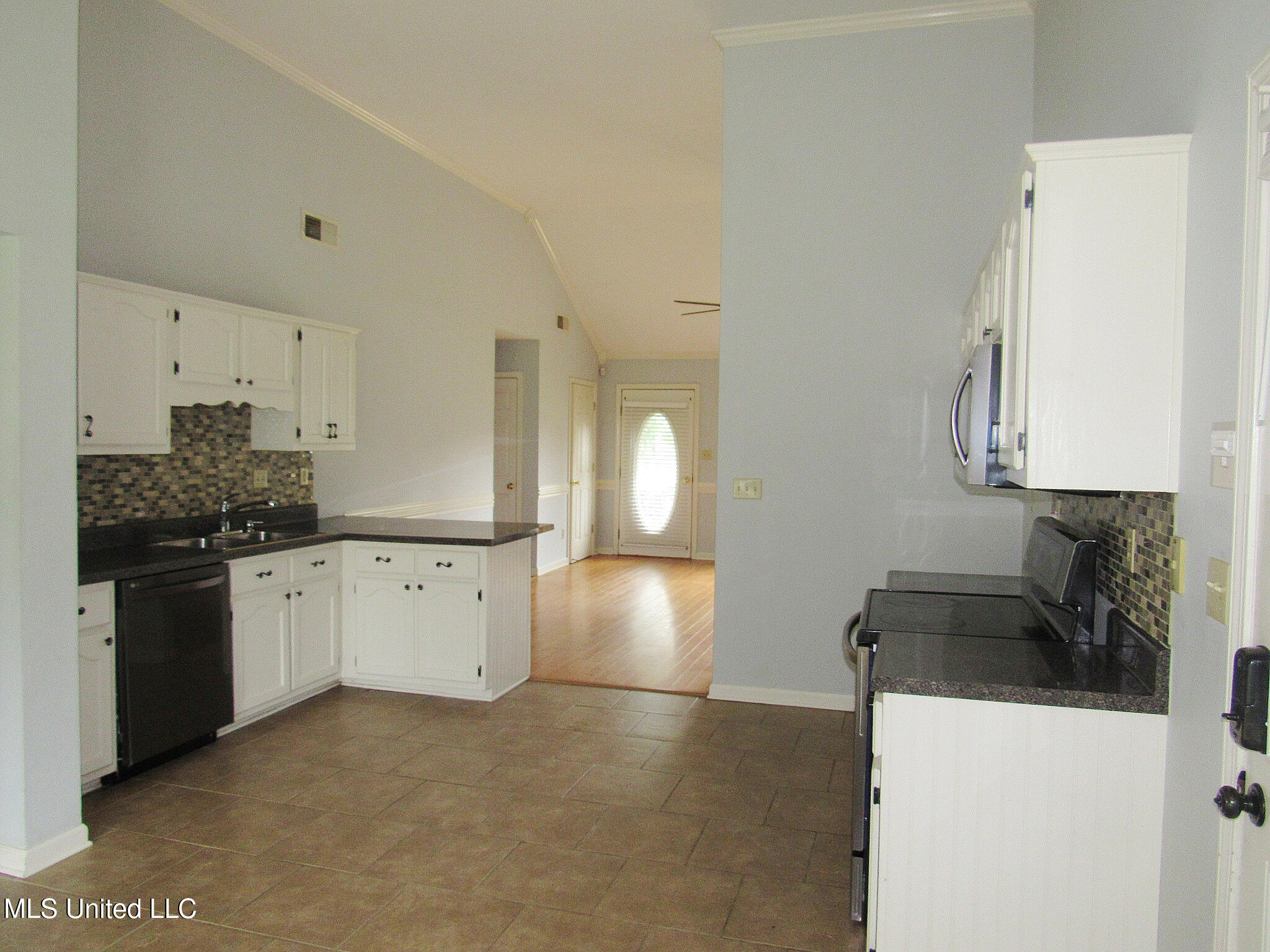 6933 Fox Briar Cove, Walls, Mississippi image 10