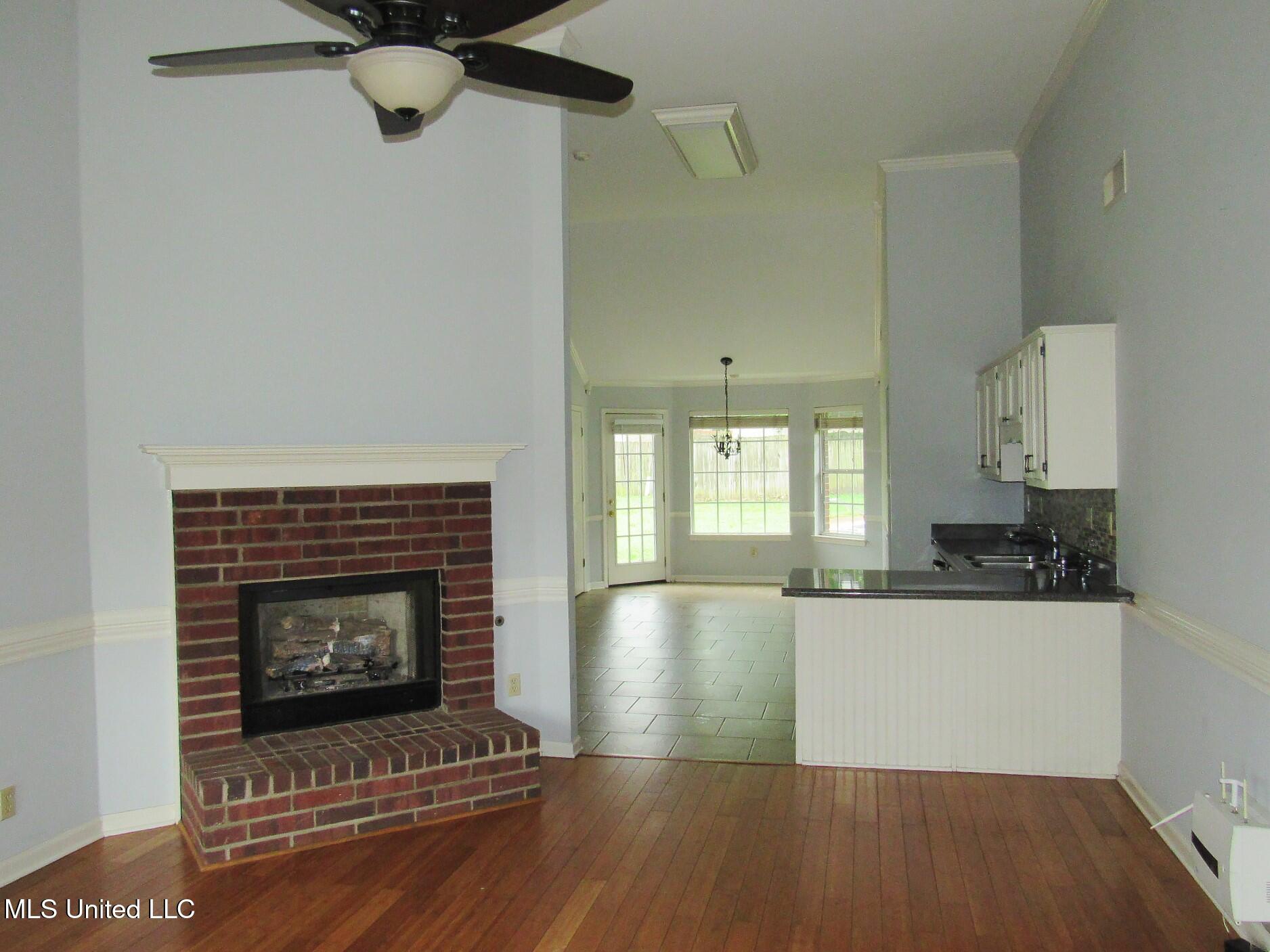 6933 Fox Briar Cove, Walls, Mississippi image 9