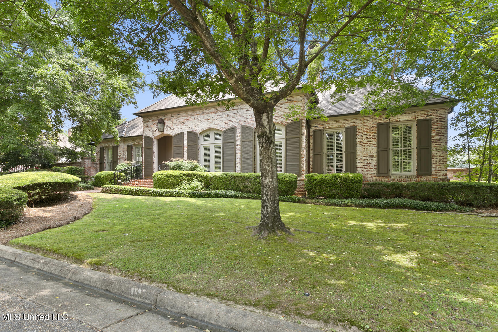 6 Pecan Hollow Drive, Jackson, Mississippi image 2