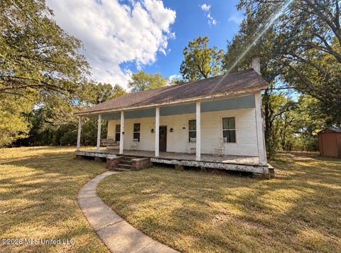 Homes For Sale - 2122 Page Road<br/> Crystal Springs, MS 39059