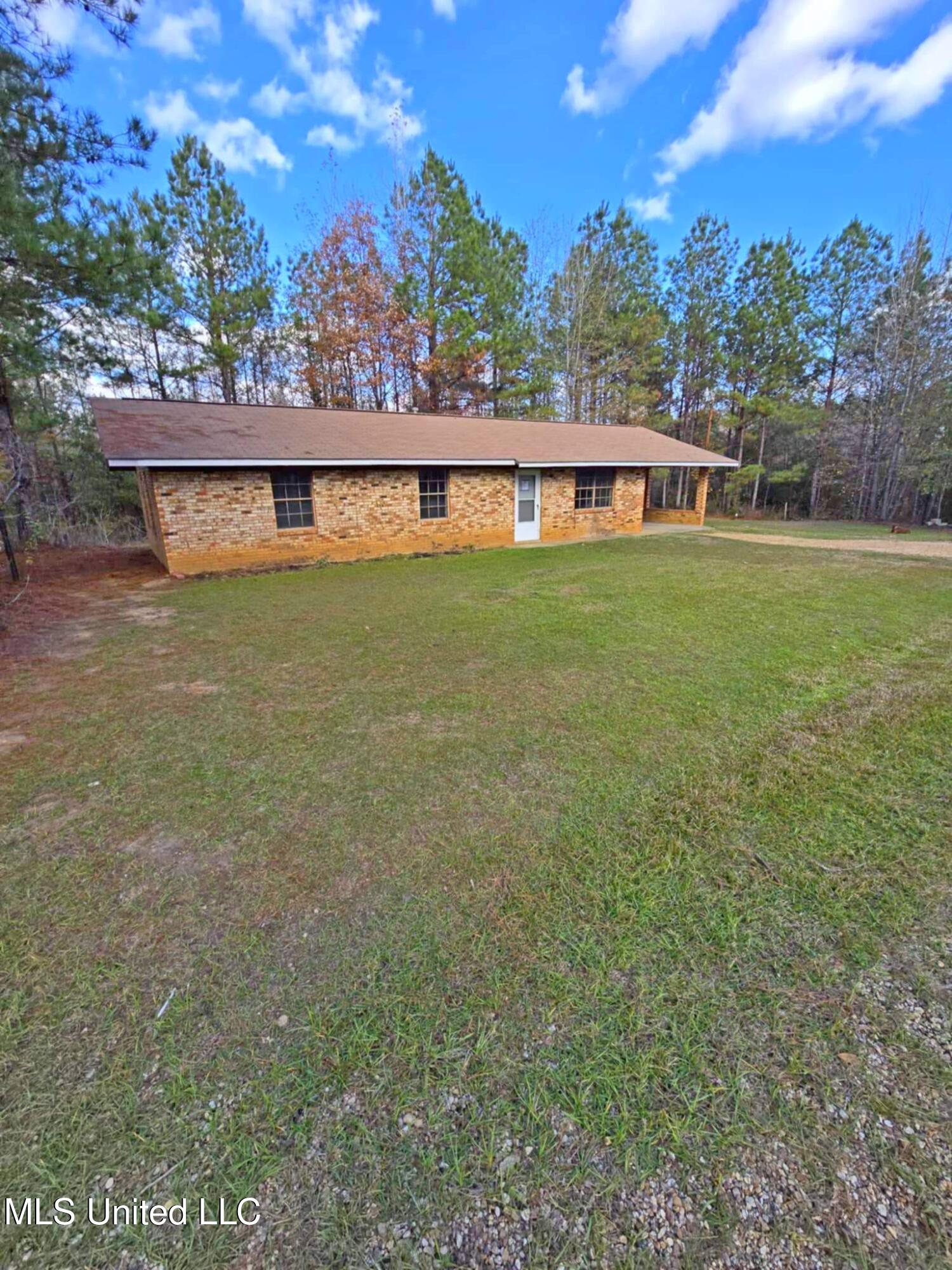 2746 NW Bluebird Trail, Brookhaven, Mississippi image 1