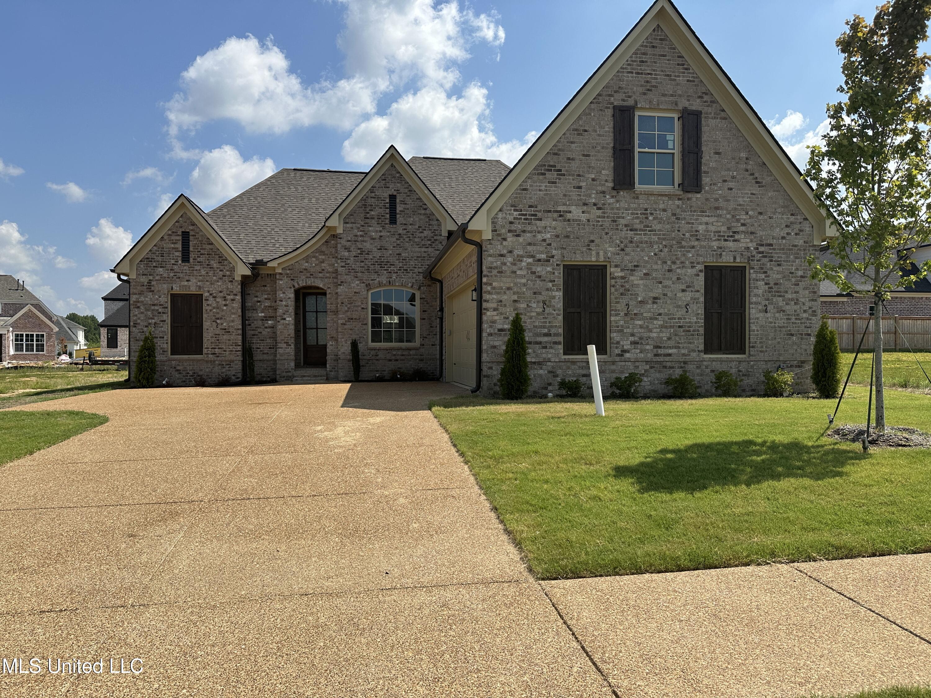 4228 S Bolivar Trail, Olive Branch, Mississippi image 1