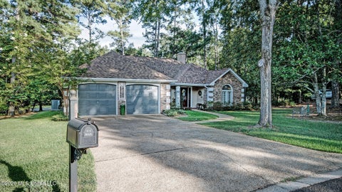 Homes For Sale - 212 Overton Court<br/> Madison County, Madison, MS 39110