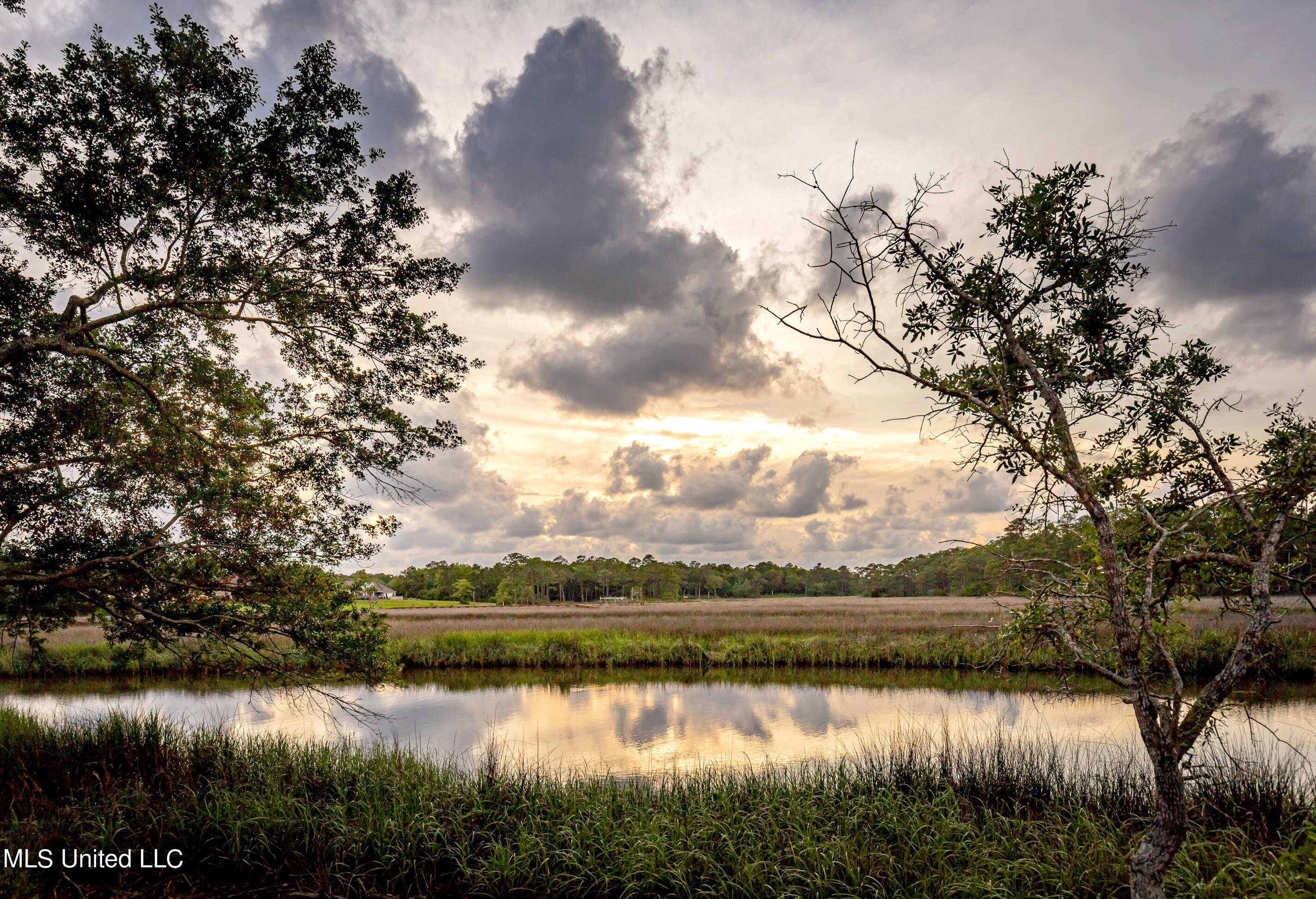 Pointe Of View, Ocean Springs, Mississippi image 1