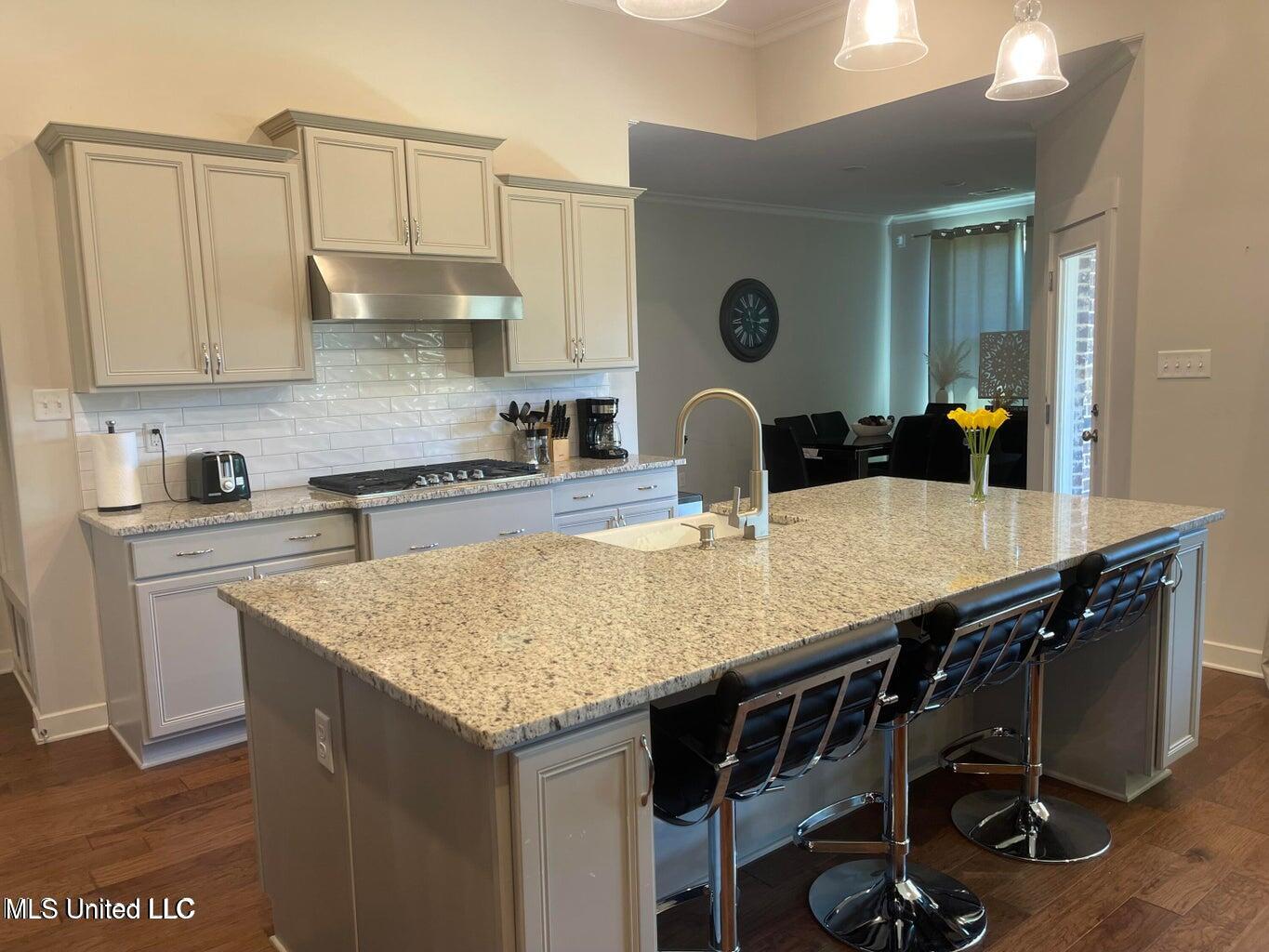 7228 Edgewater Drive, Olive Branch, Mississippi image 2