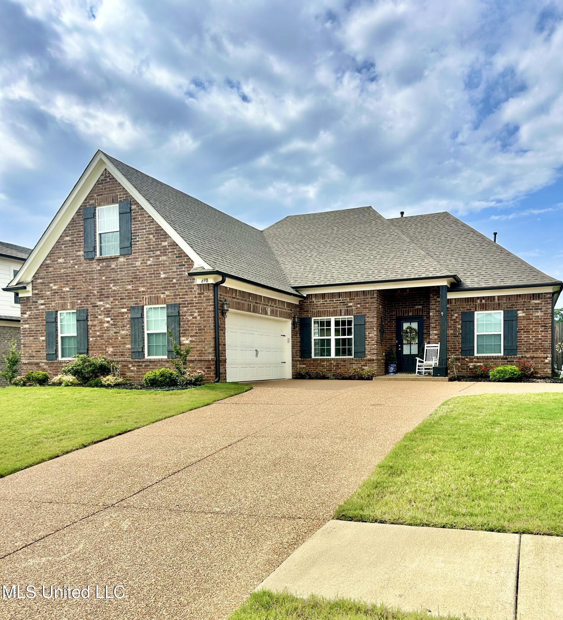 698 Rikard Drive, Hernando, Mississippi image 2