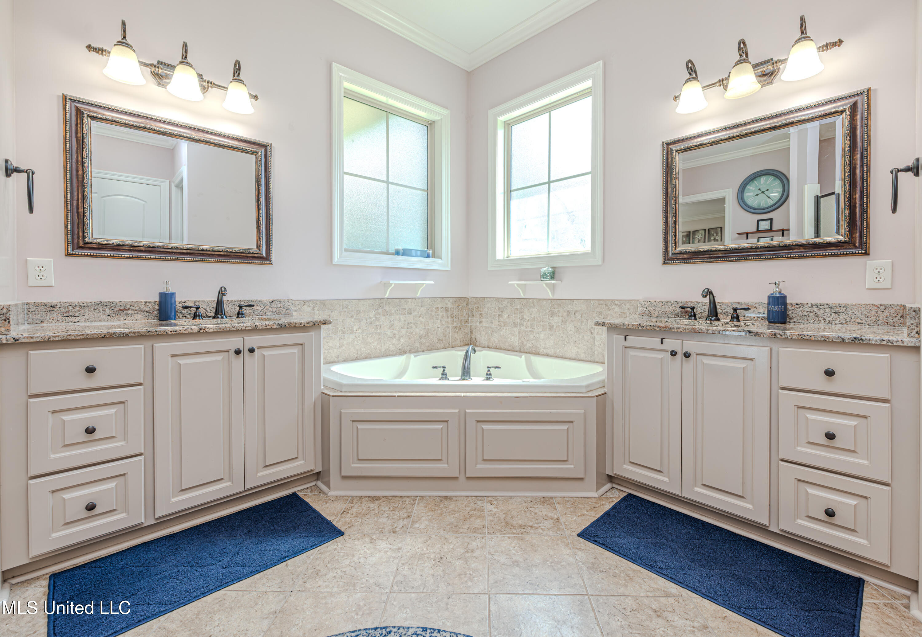 Clinton, Mississippi 39056, United States, 4 Bedrooms Bedrooms, ,5 BathroomsBathrooms,Residential,Pending,176248