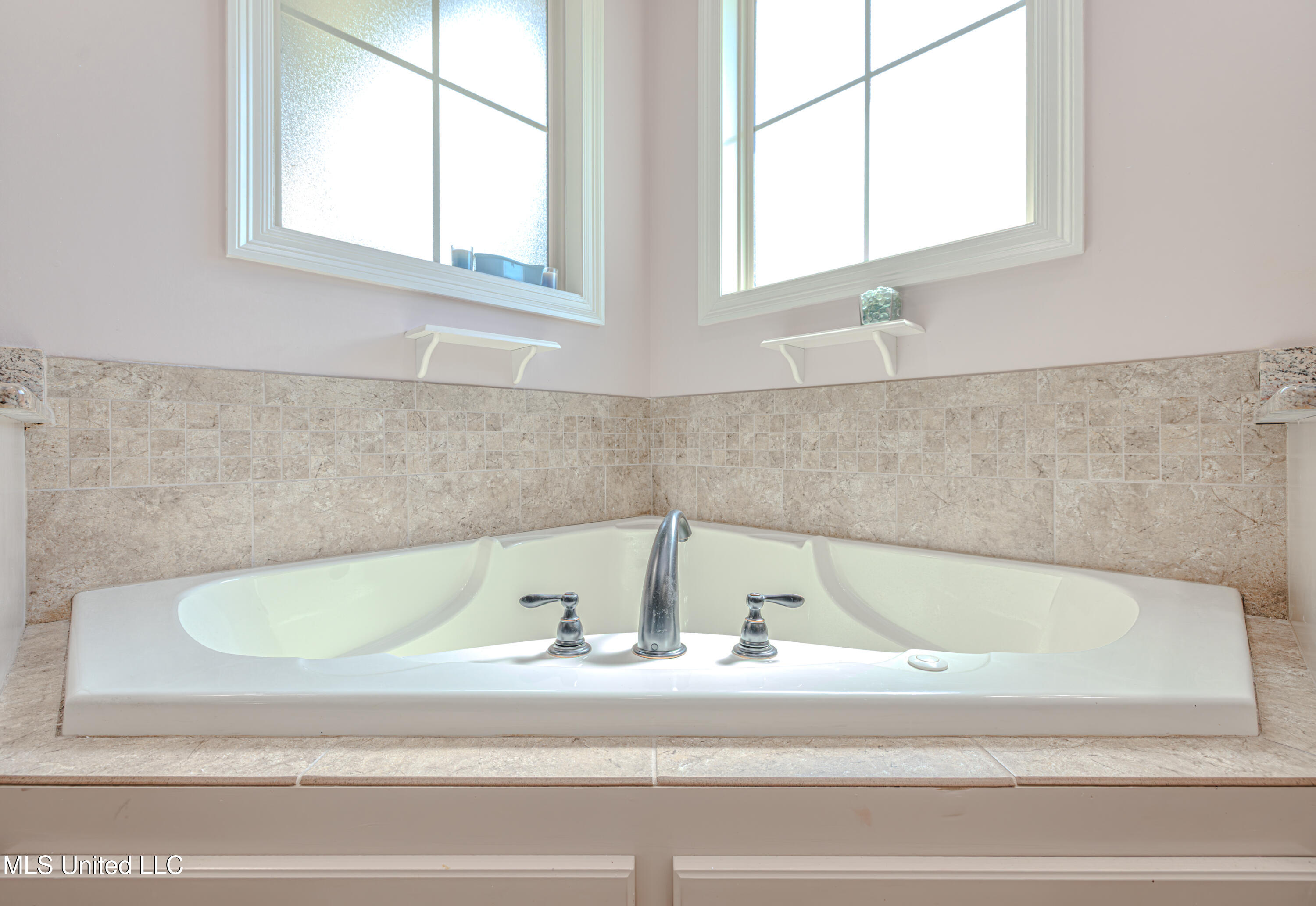 Clinton, Mississippi 39056, United States, 4 Bedrooms Bedrooms, ,5 BathroomsBathrooms,Residential,Pending,176248