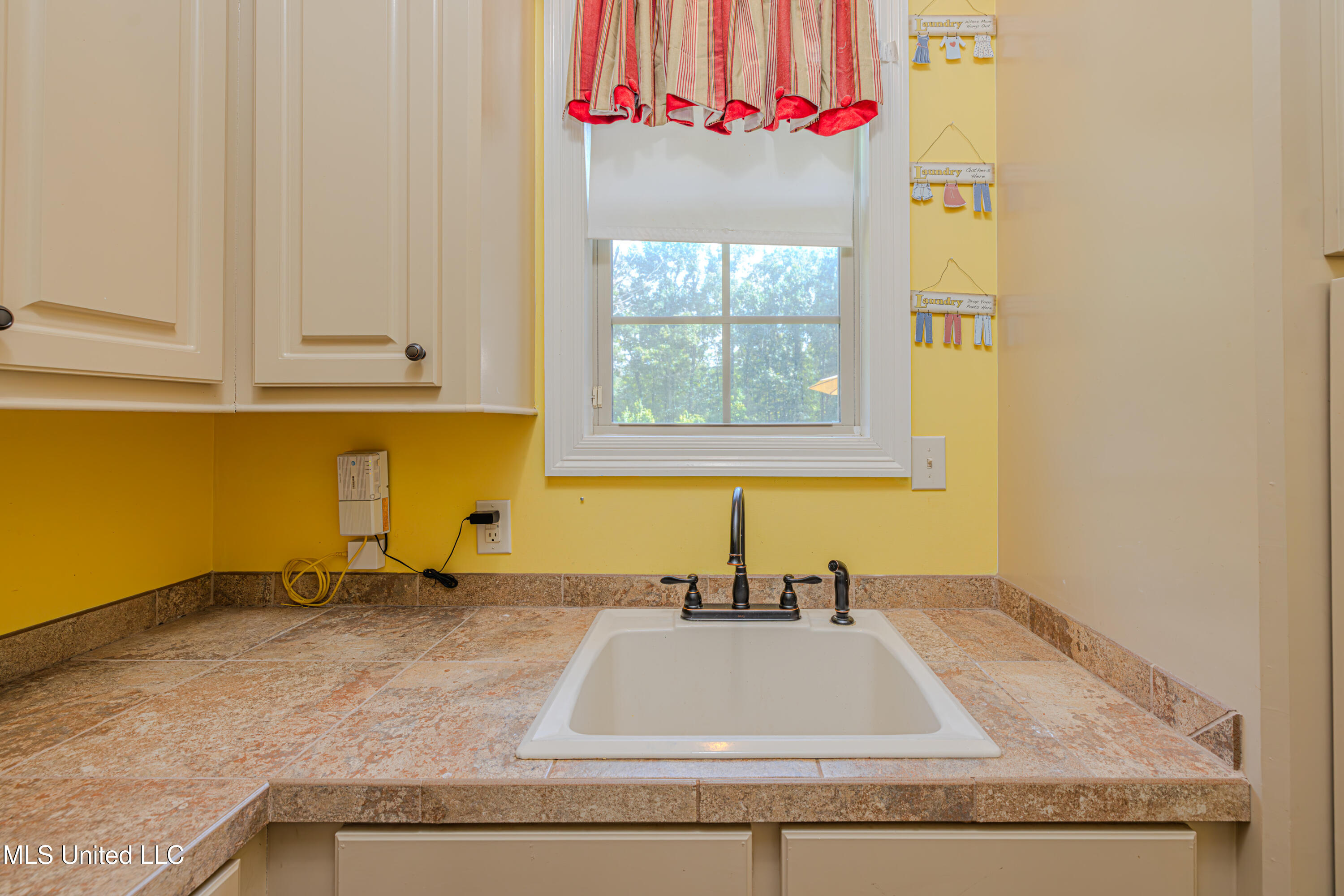 Clinton, Mississippi 39056, United States, 4 Bedrooms Bedrooms, ,5 BathroomsBathrooms,Residential,Pending,176248