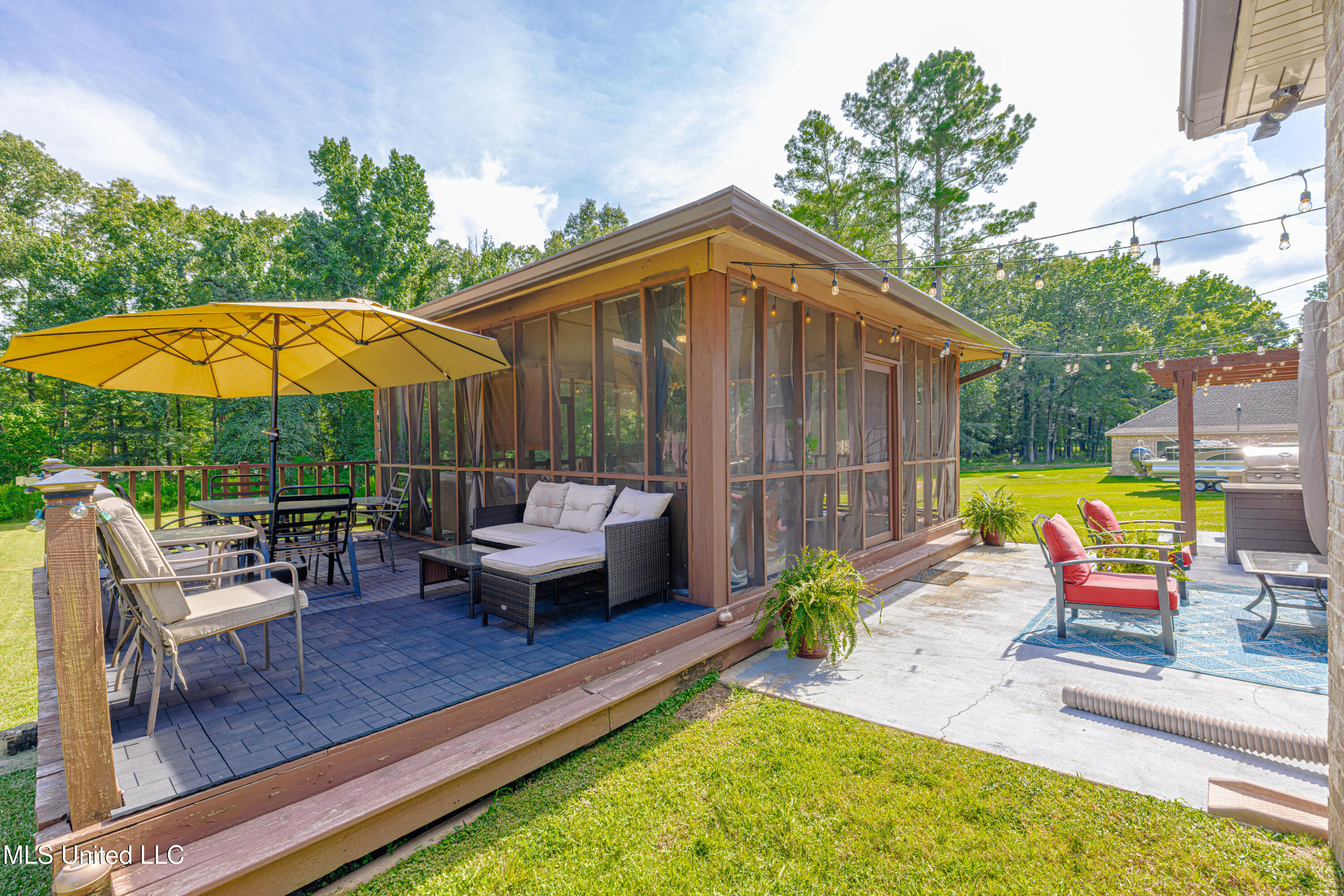 Clinton, Mississippi 39056, United States, 4 Bedrooms Bedrooms, ,5 BathroomsBathrooms,Residential,Pending,176248