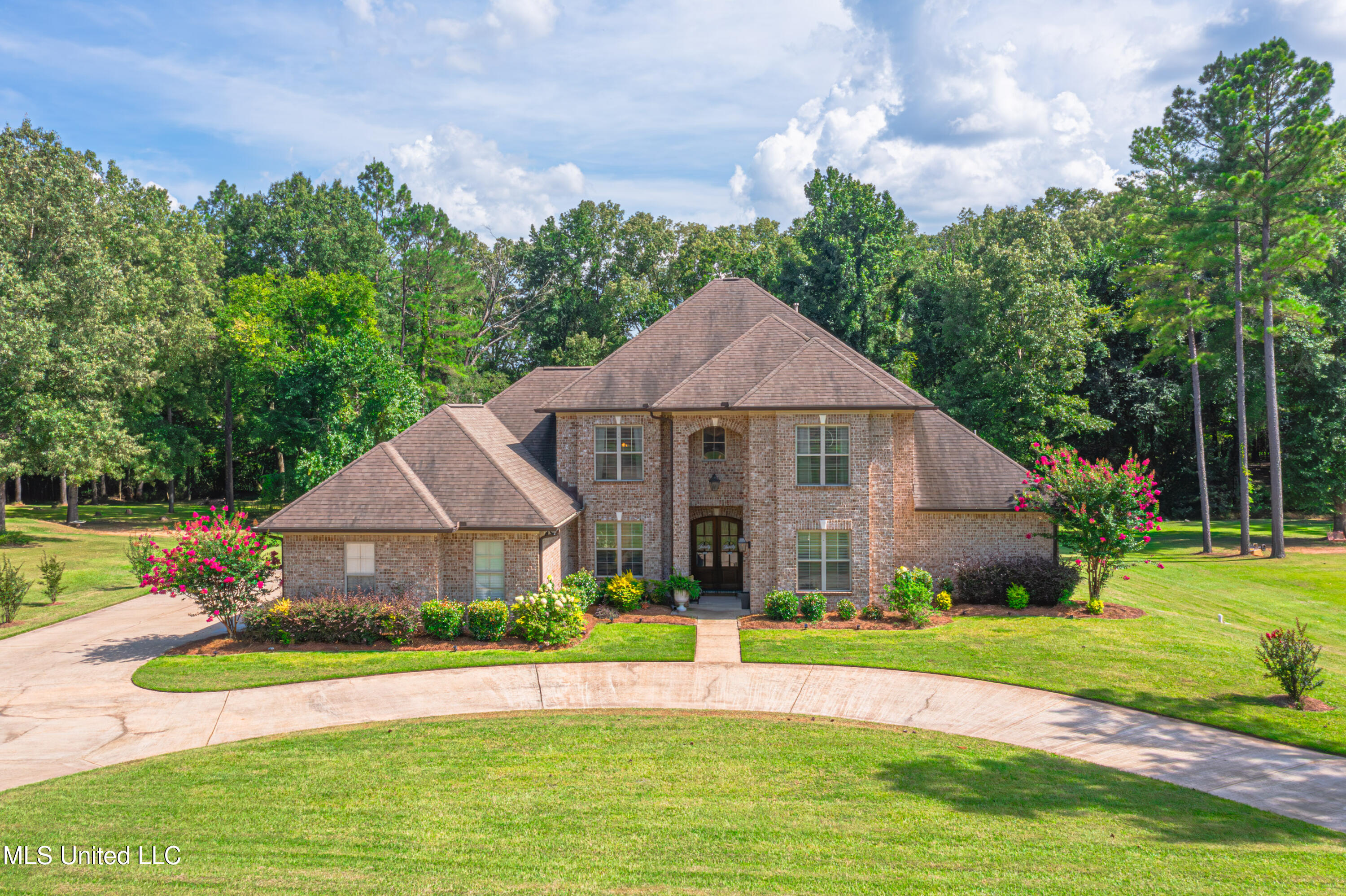 Clinton, Mississippi 39056, United States, 4 Bedrooms Bedrooms, ,5 BathroomsBathrooms,Residential,Pending,176248