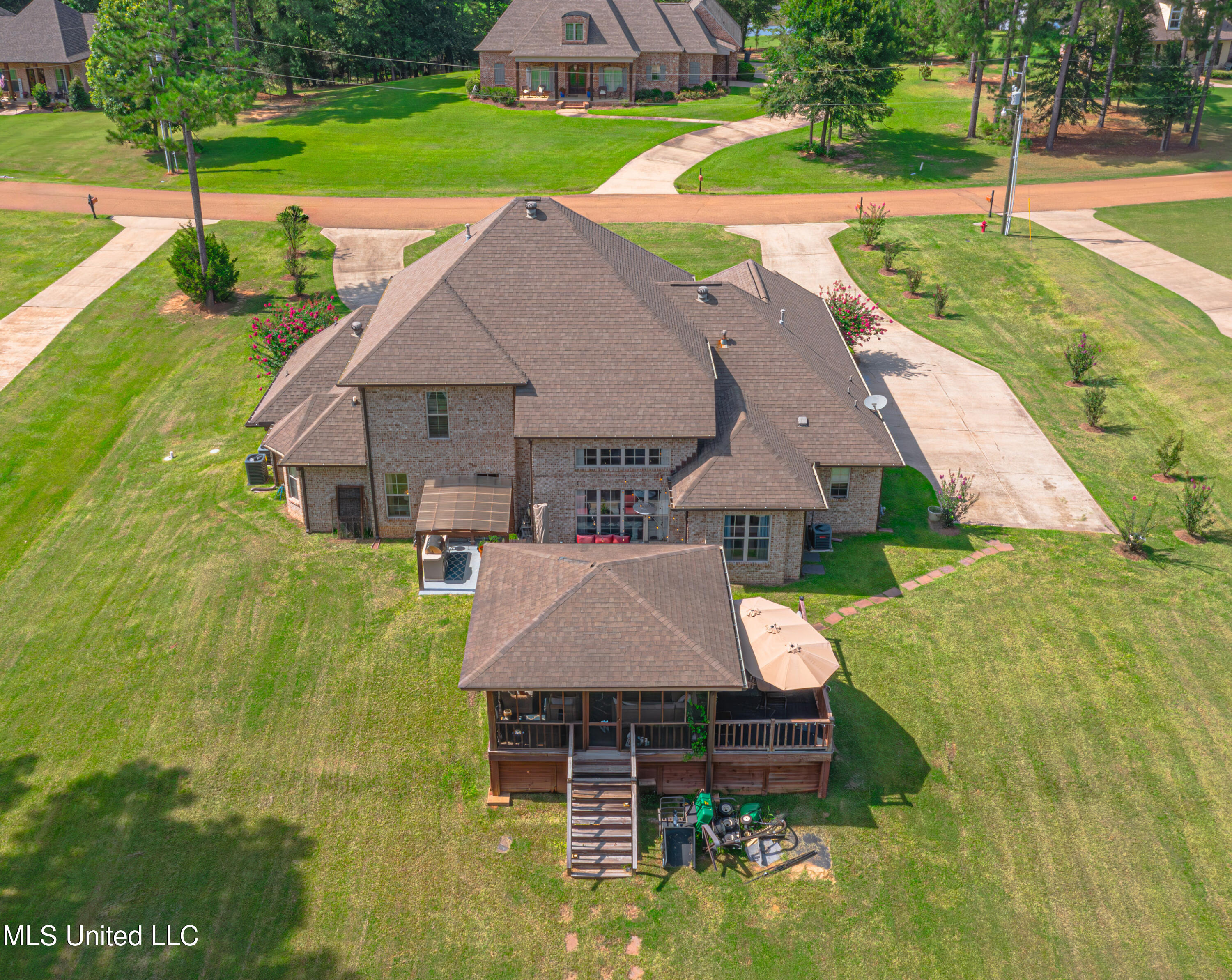 Clinton, Mississippi 39056, United States, 4 Bedrooms Bedrooms, ,5 BathroomsBathrooms,Residential,Pending,176248