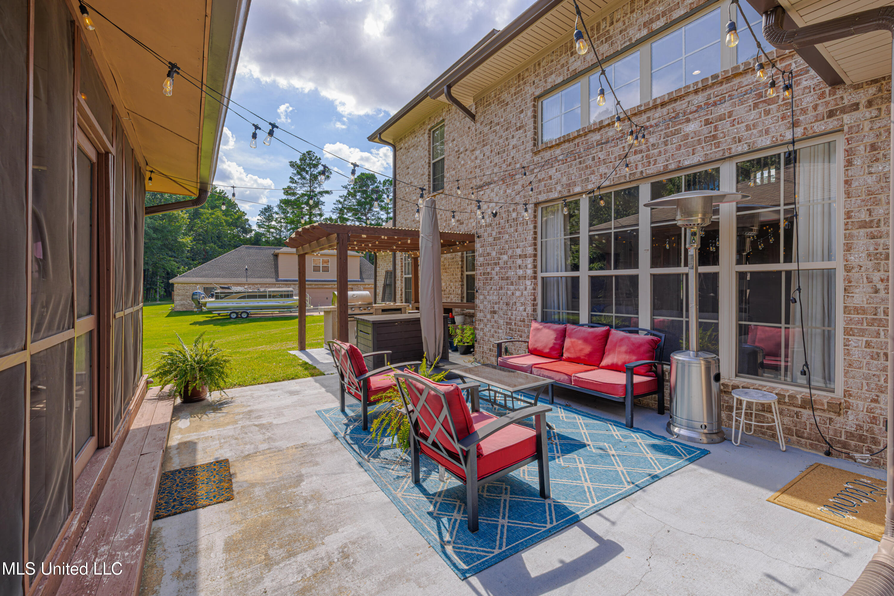 Clinton, Mississippi 39056, United States, 4 Bedrooms Bedrooms, ,5 BathroomsBathrooms,Residential,Pending,176248