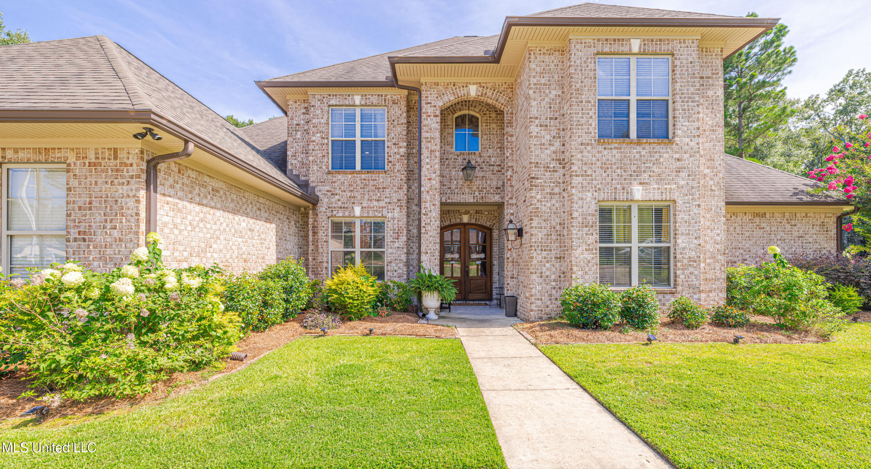 Clinton, Mississippi 39056, United States, 4 Bedrooms Bedrooms, ,5 BathroomsBathrooms,Residential,Pending,176248