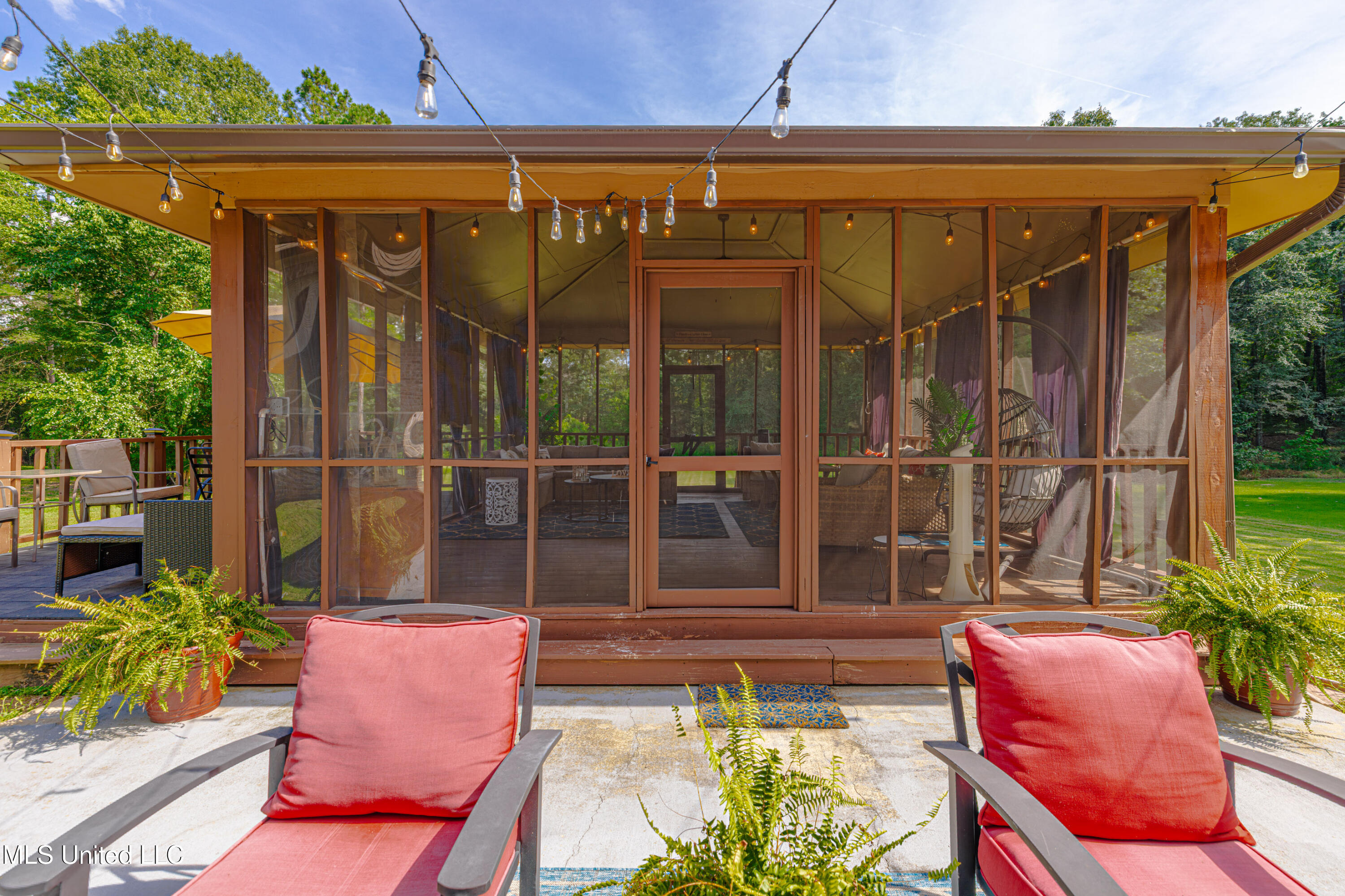 Clinton, Mississippi 39056, United States, 4 Bedrooms Bedrooms, ,5 BathroomsBathrooms,Residential,Pending,176248