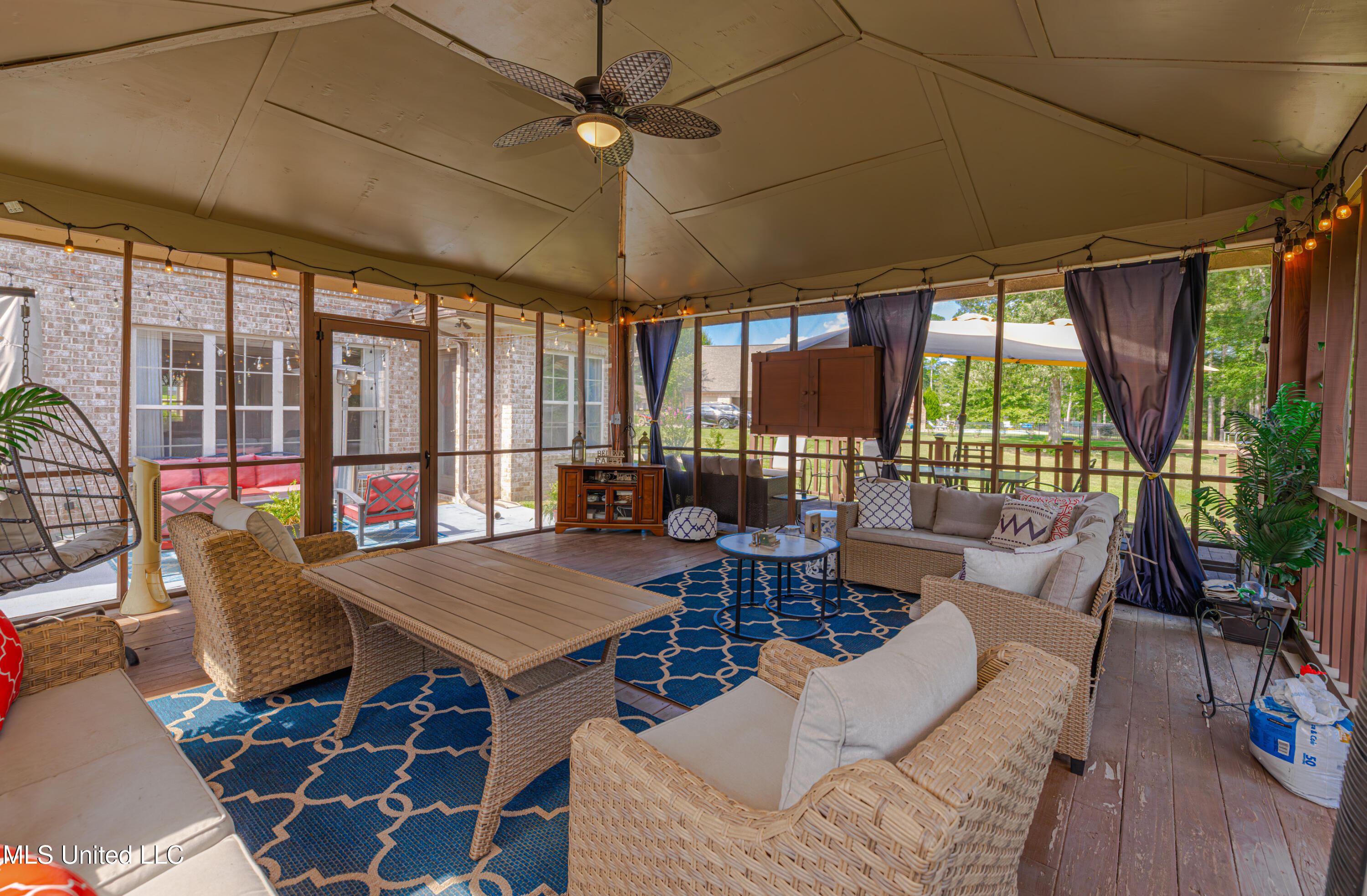 Clinton, Mississippi 39056, United States, 4 Bedrooms Bedrooms, ,5 BathroomsBathrooms,Residential,Pending,176248