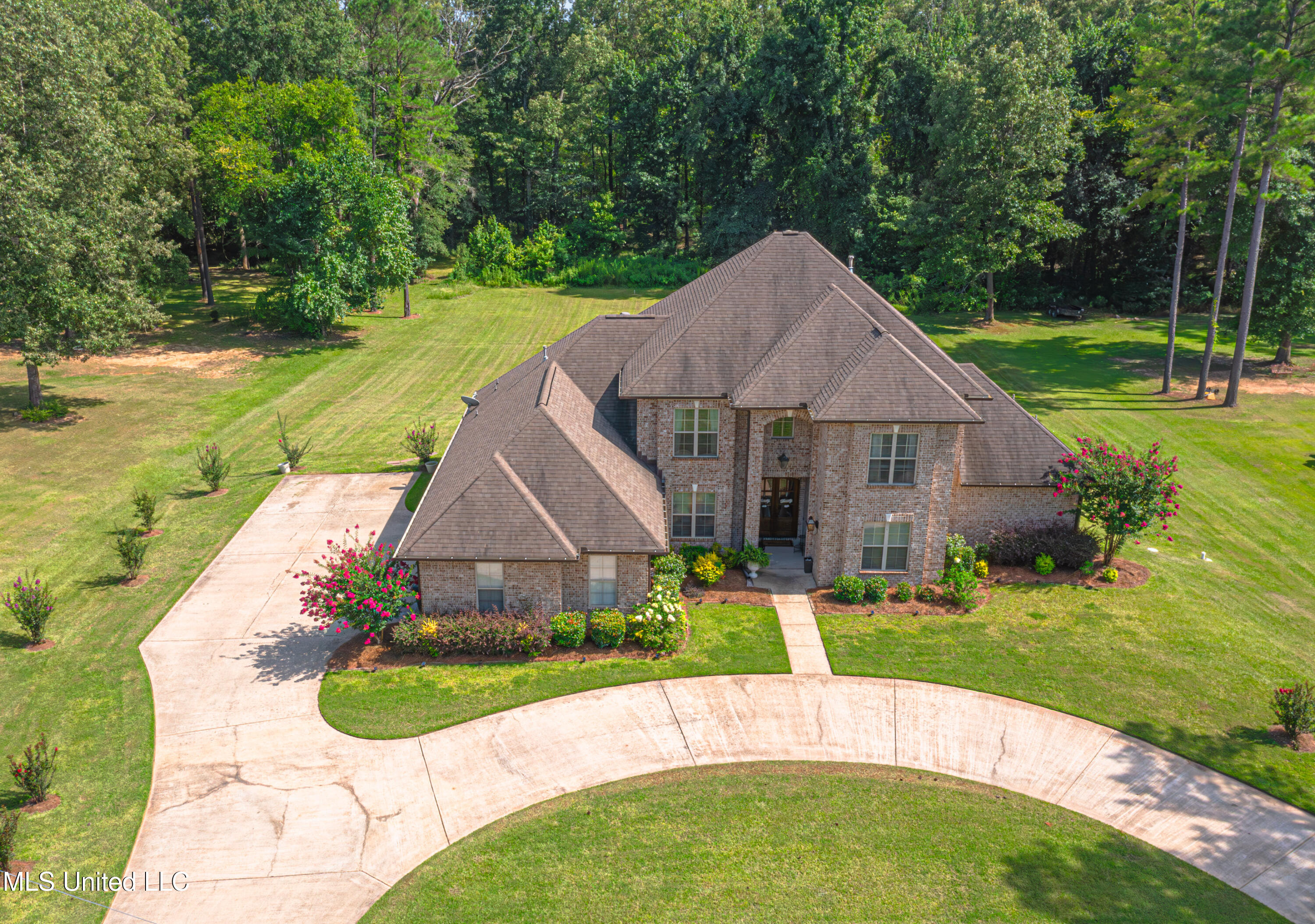 Clinton, Mississippi 39056, United States, 4 Bedrooms Bedrooms, ,5 BathroomsBathrooms,Residential,Pending,176248