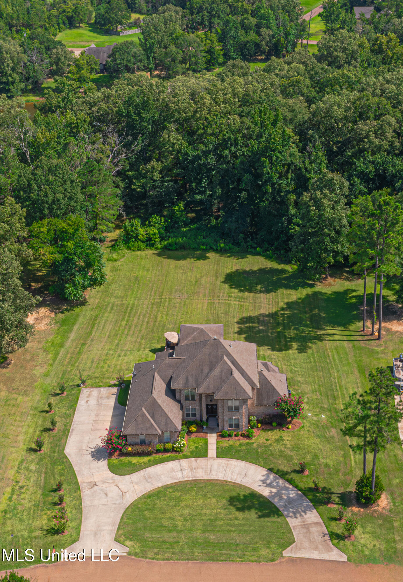 Clinton, Mississippi 39056, United States, 4 Bedrooms Bedrooms, ,5 BathroomsBathrooms,Residential,Pending,176248