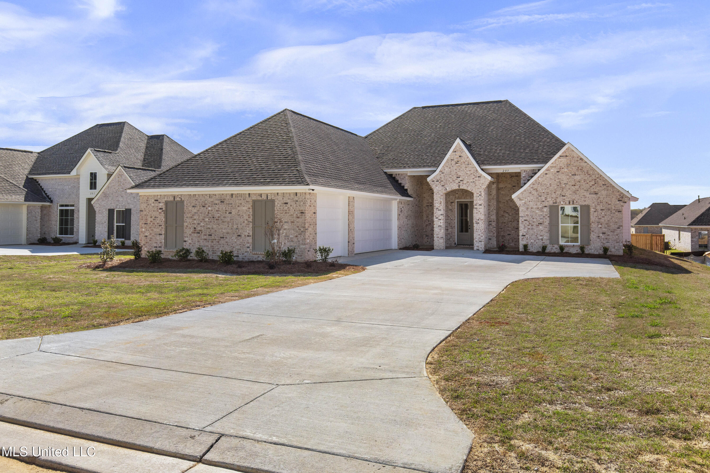 203 Harvest View Place, Madison, Mississippi image 1