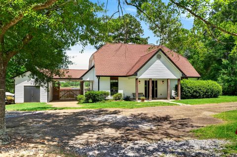 Homes For Sale - 68 Bucaneer Circle<br/> Carriere, MS 39426