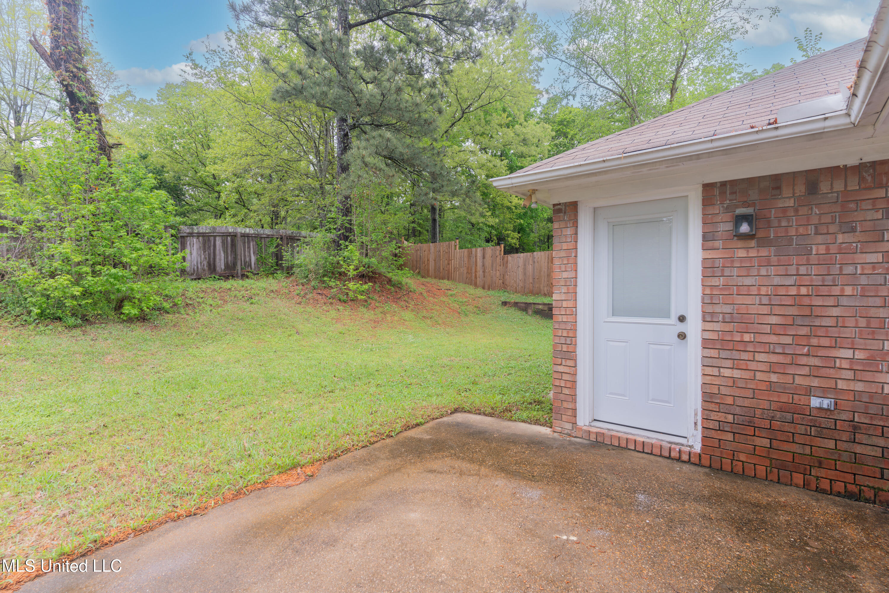 109 Huntington Hill Drive, Clinton, Mississippi image 38