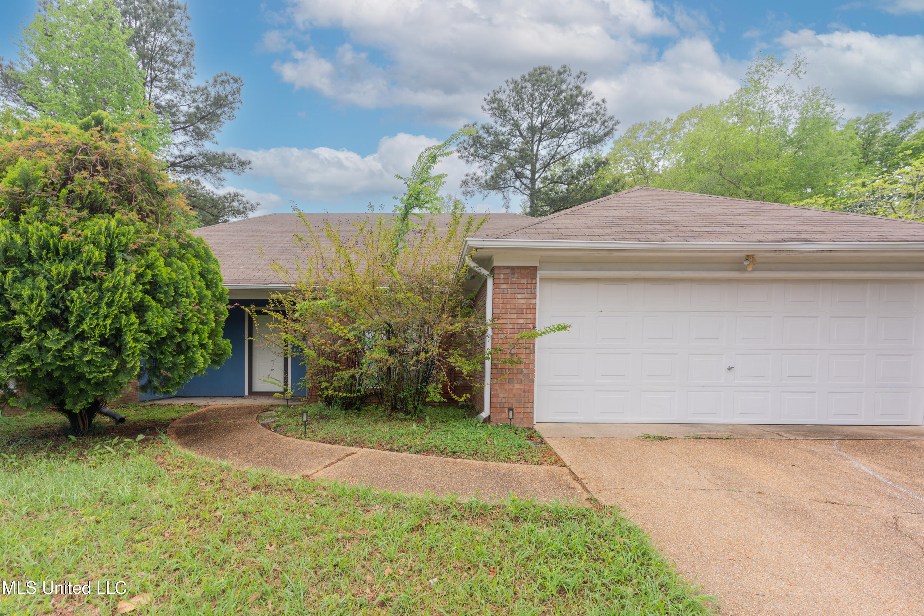 109 Huntington Hill Drive, Clinton, Mississippi image 5